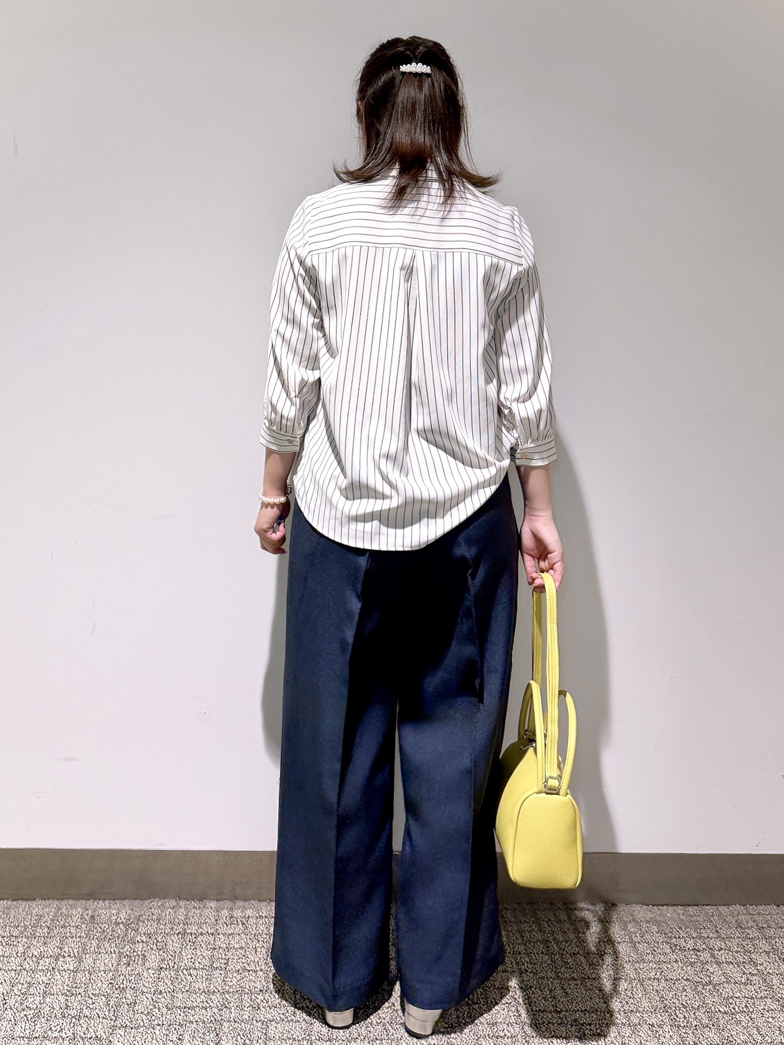 みーさんの「grove｜高評価！【貴島明日香さん着用・洗える】チャーム付きマルチWAYボウタイブラウス」を使ったコーディネート
