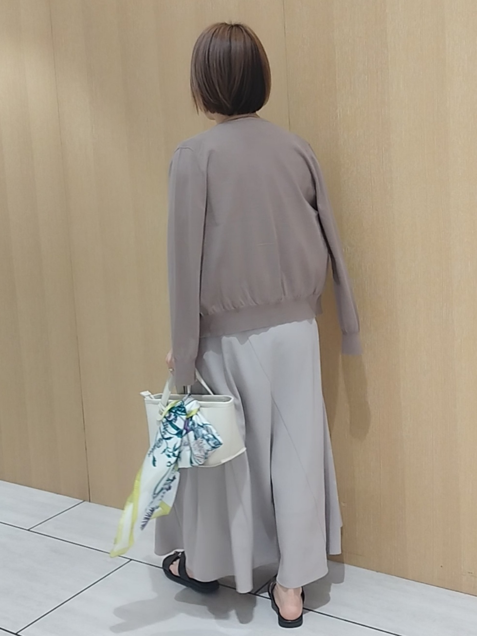 s u g iさんの「UNTITLED｜◆【9色展開/アンサンブル可】コットンクルーネックカーディガン」を使ったコーディネート