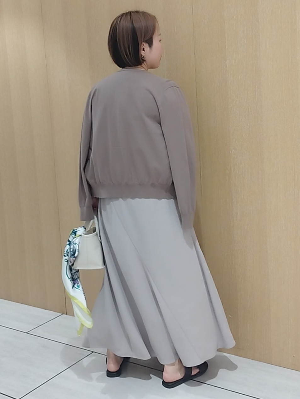 s u g iさんの「UNTITLED｜◆【9色展開/アンサンブル可】コットンクルーネックカーディガン」を使ったコーディネート