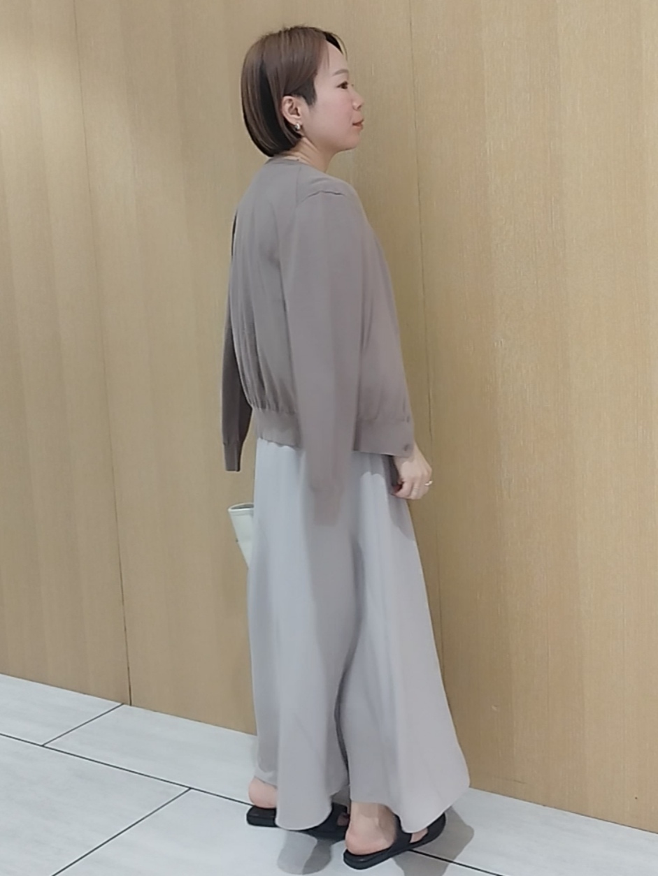 s u g iさんの「UNTITLED｜◆【9色展開/アンサンブル可】コットンクルーネックカーディガン」を使ったコーディネート