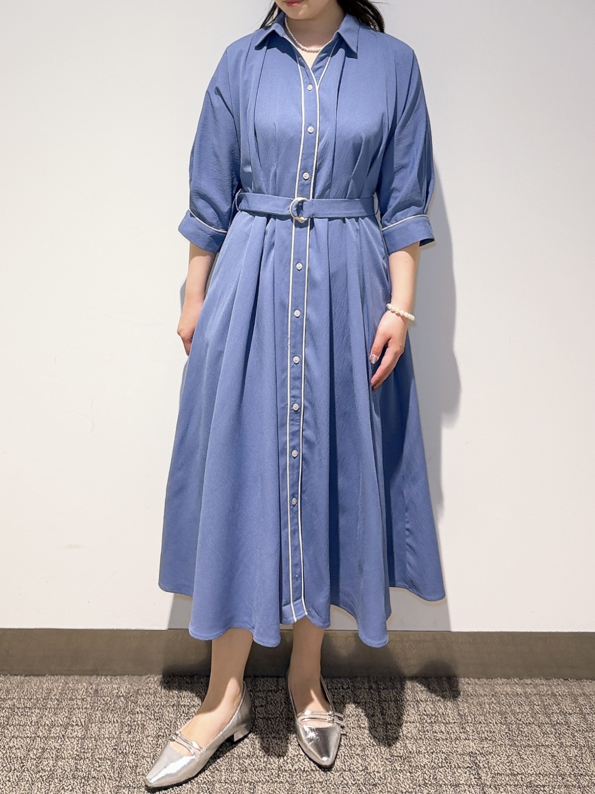 みーさんの「grove｜【美シルエット】ウエストタック配色ワンピース」を使ったコーディネート