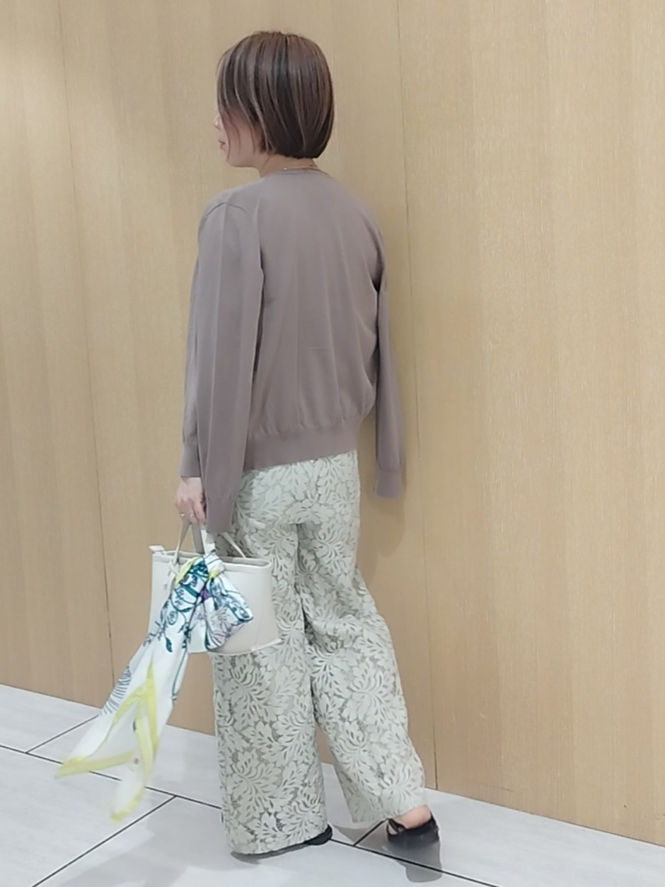 s u g iさんの「UNTITLED｜◆【9色展開/アンサンブル可】コットンクルーネックカーディガン」を使ったコーディネート
