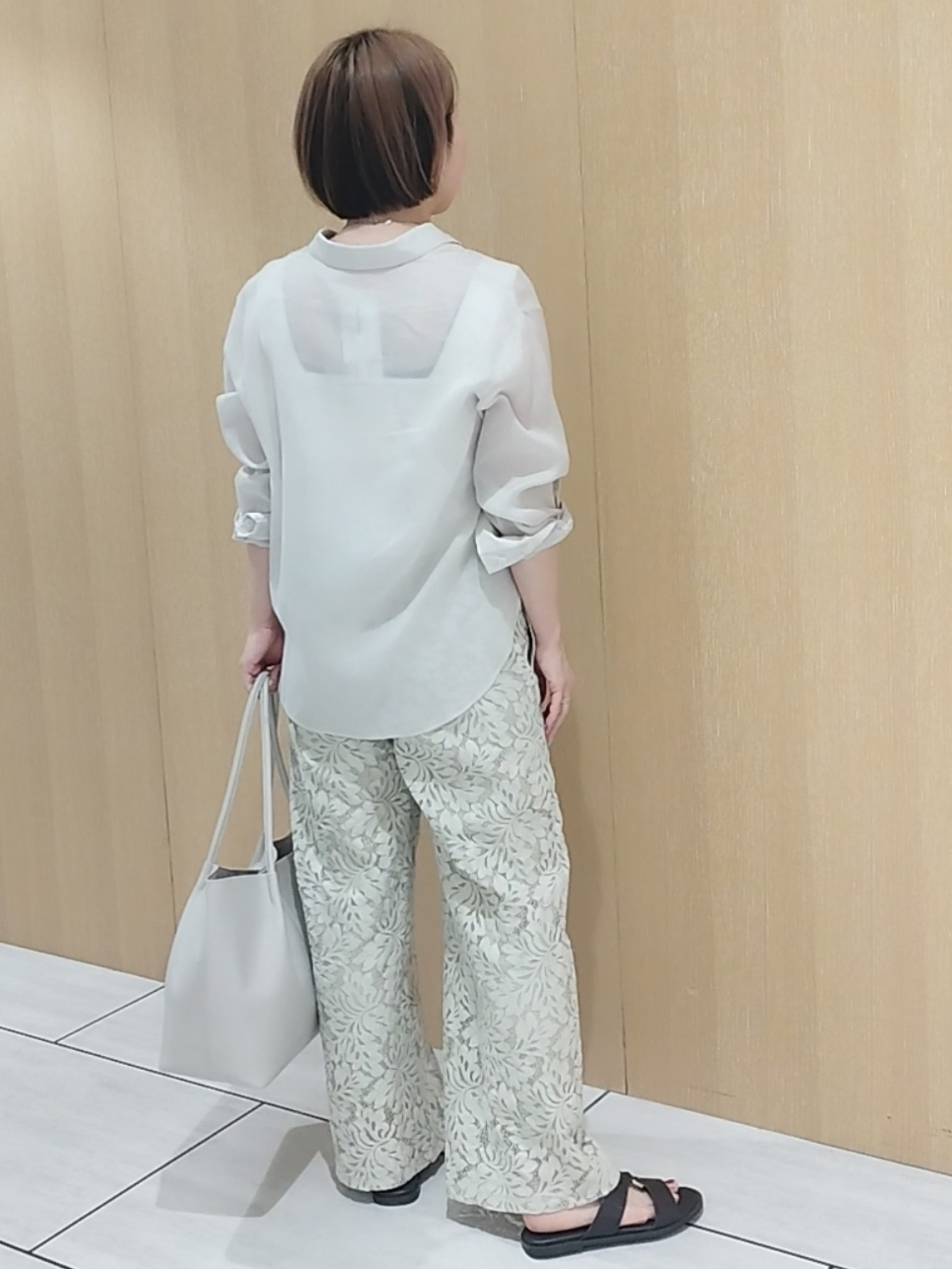 s u g iさんの「UNTITLED｜【接触冷感】ドライタッチシャツ」を使ったコーディネート