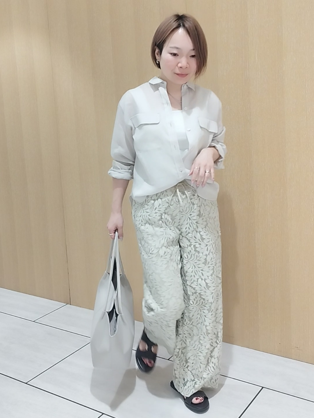 s u g iさんの「UNTITLED｜【接触冷感】ドライタッチシャツ」を使ったコーディネート