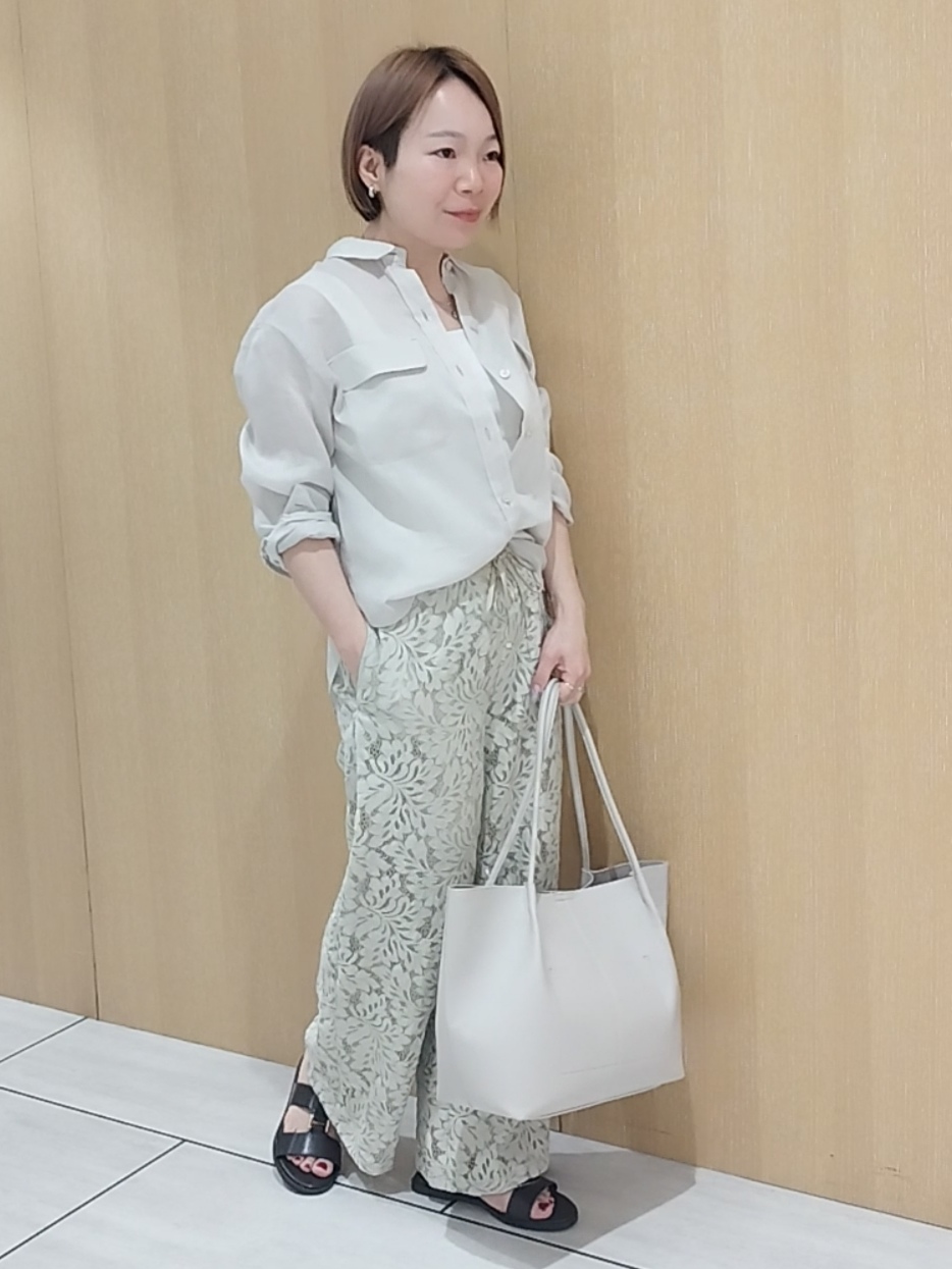 s u g iさんの「UNTITLED｜【接触冷感】ドライタッチシャツ」を使ったコーディネート