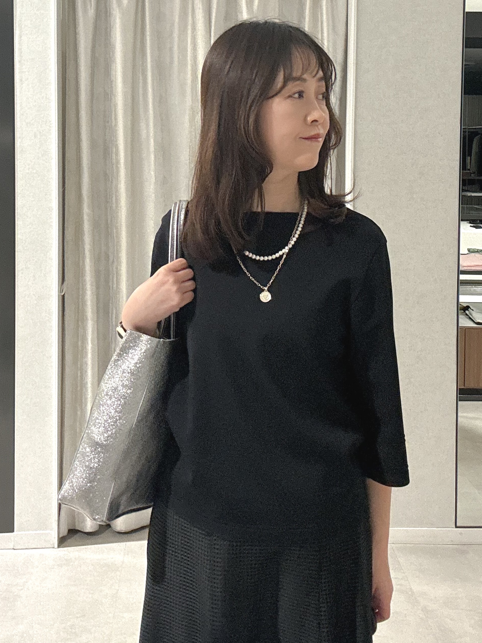 makiさんの「UNTITLED｜【洗える/清涼感】袖スリットニットプルオーバー」を使ったコーディネート