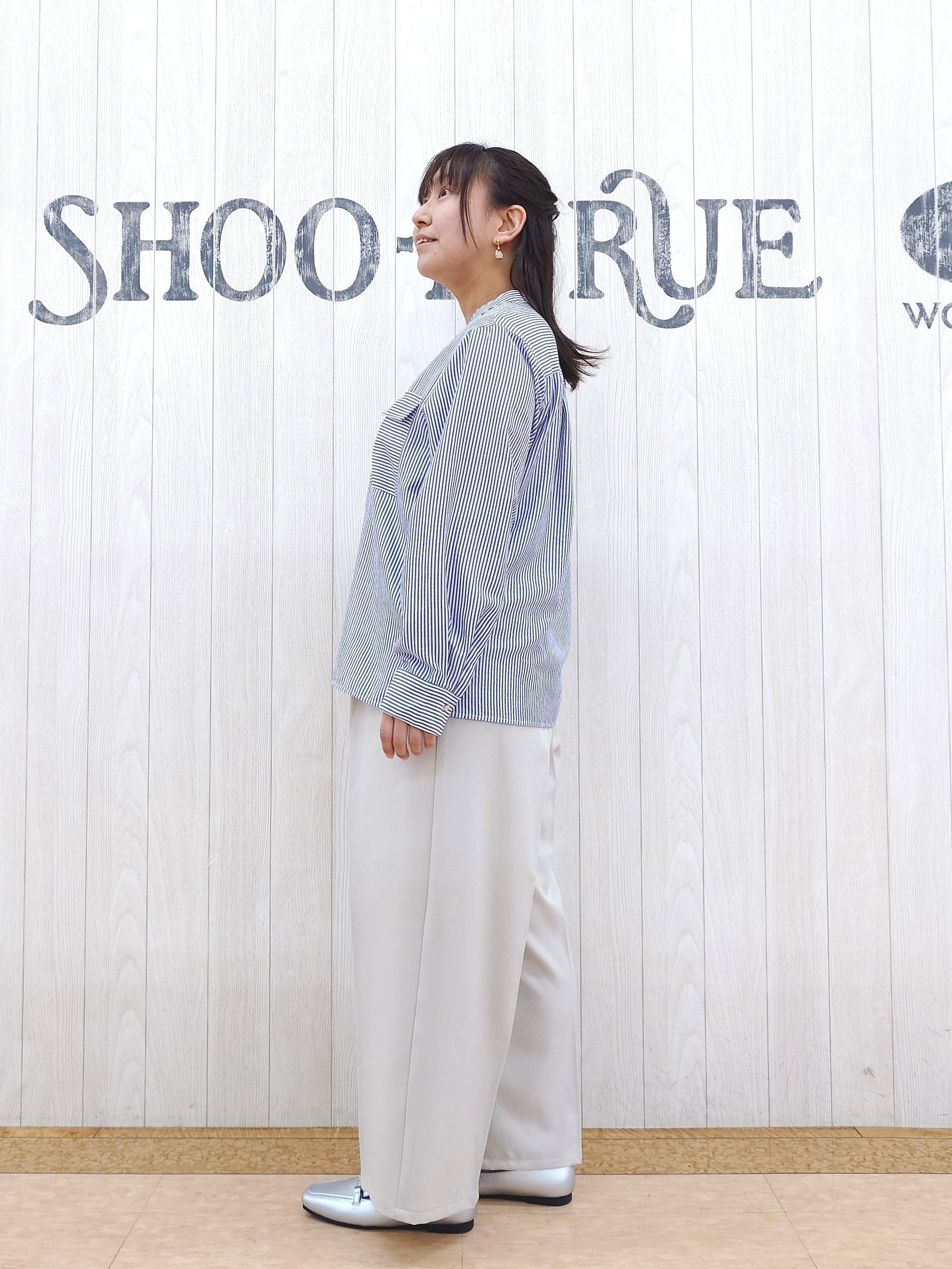 とろろさんの「SHOO･LA･RUE｜【高レビュー/着丈選べる/S-LL/洗濯機可】楽ちん&times;きれい見え ストレッチワイドパンツ」を使ったコーディネート
