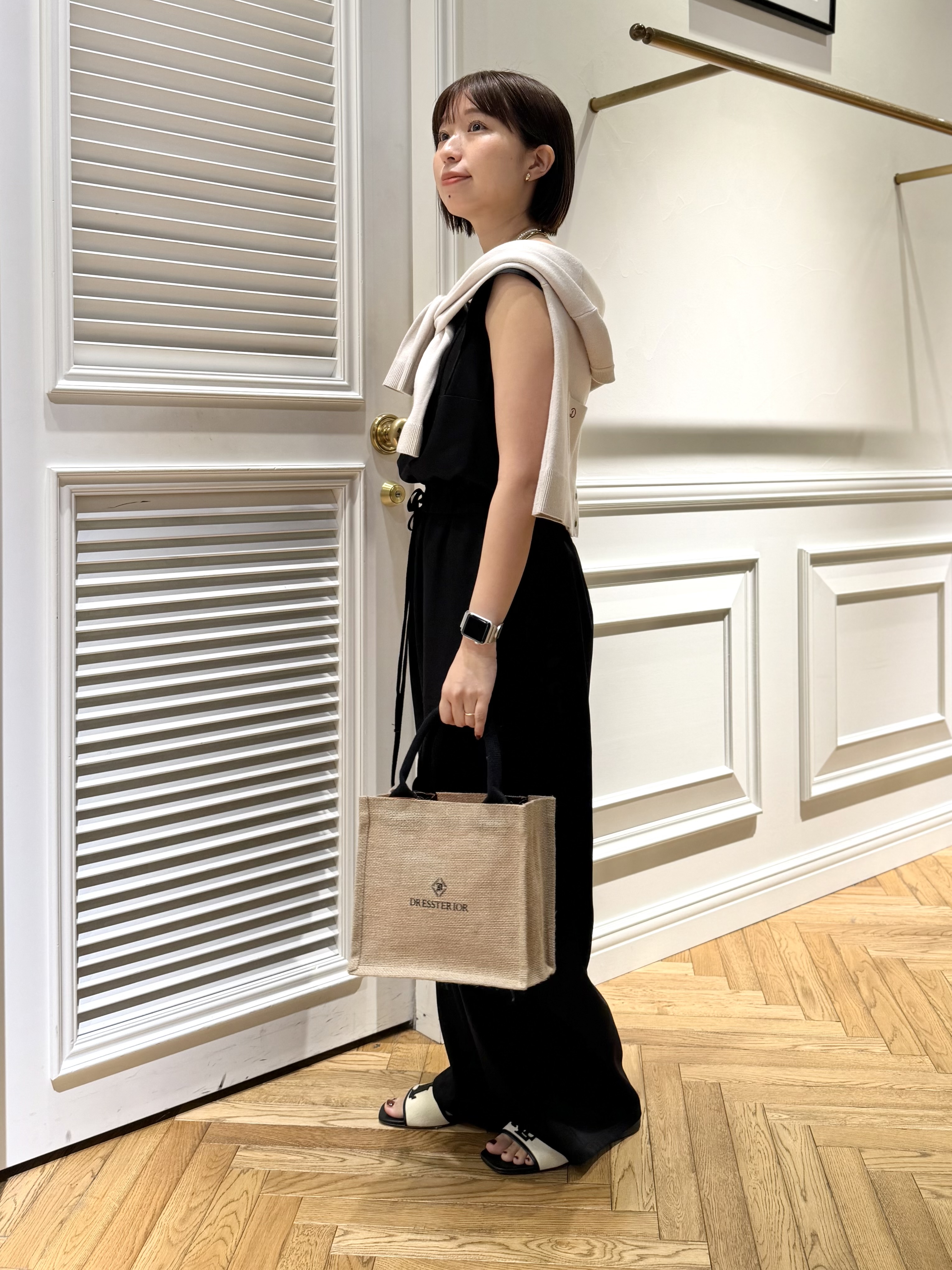 つじ まこさんの「DRESSTERIOR｜ジュートキャンバス ミニバッグ」を使ったコーディネート