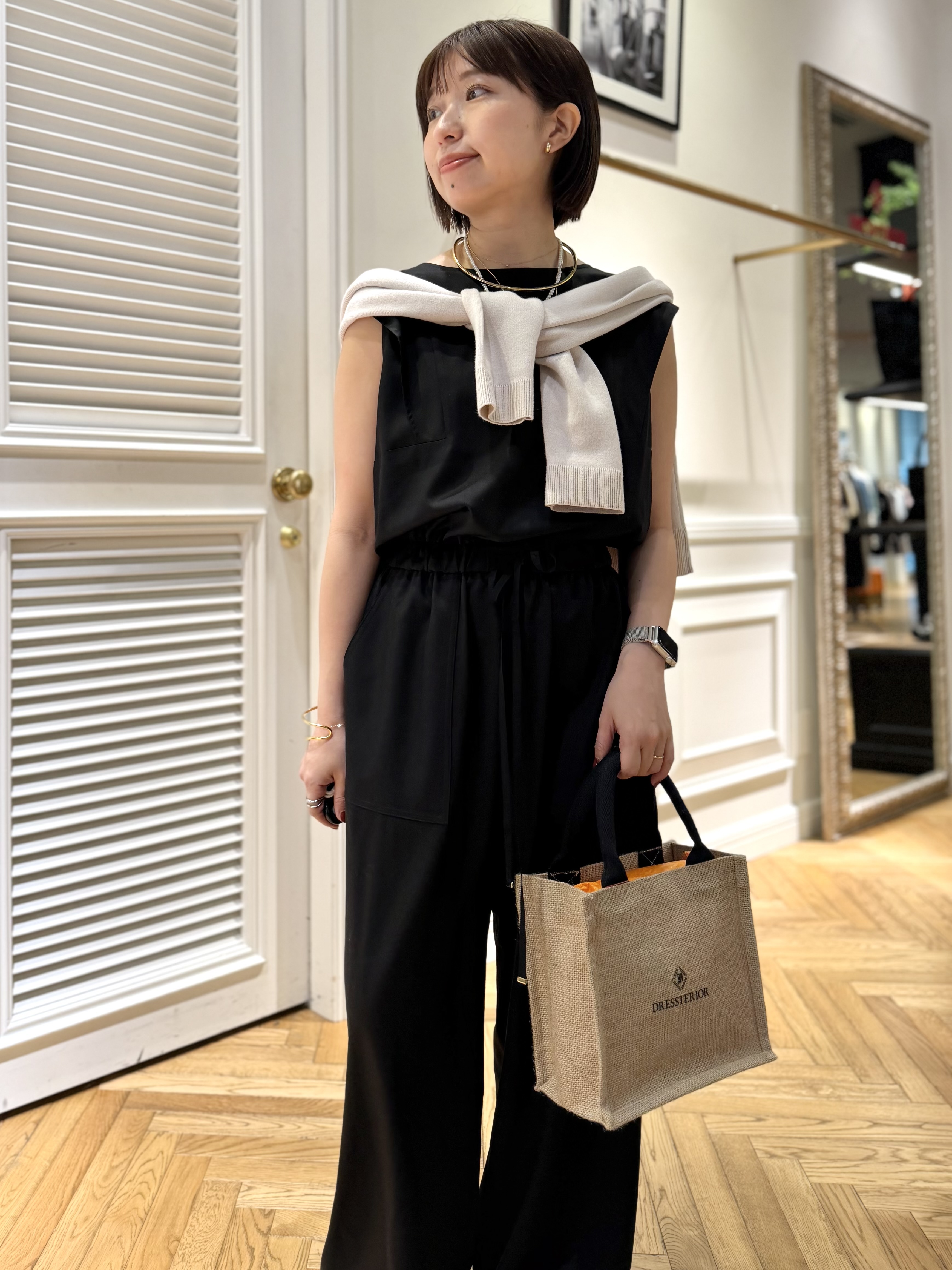 つじ まこさんの「DRESSTERIOR｜ジュートキャンバス ミニバッグ」を使ったコーディネート