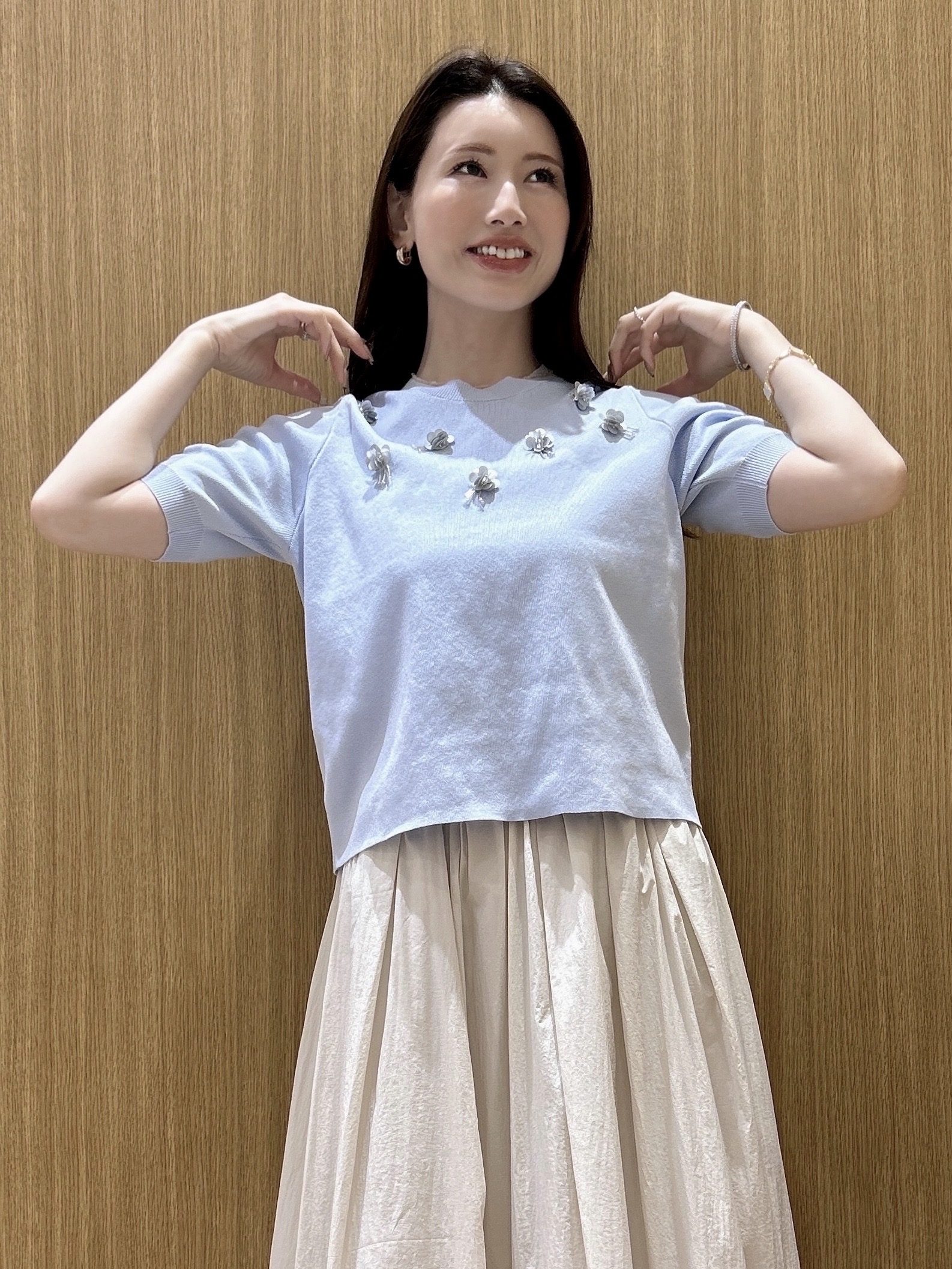 maiさんの「OPAQUE.CLIP｜ビジューモチーフニット【洗える】」を使ったコーディネート