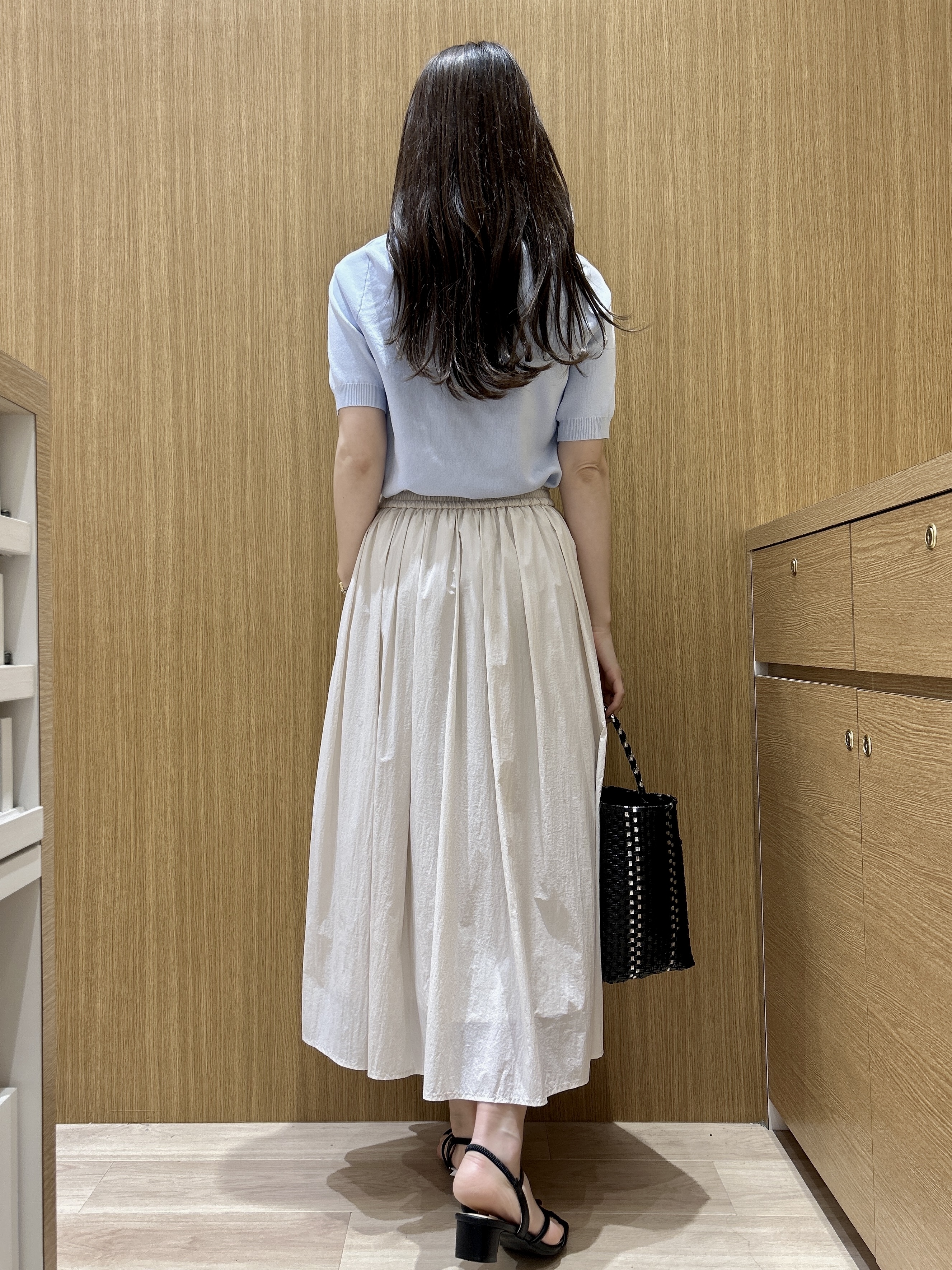 maiさんの「OPAQUE.CLIP｜ビジューモチーフニット【洗える】」を使ったコーディネート