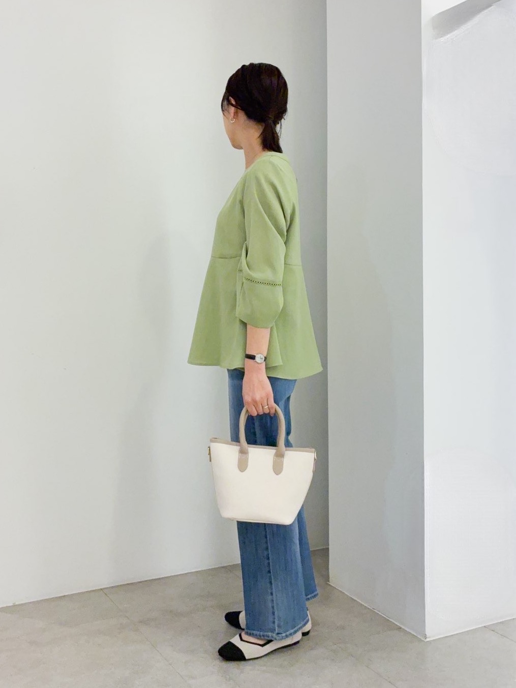 kanakoさんの「grove｜【UVカット・体型カバーも叶う】麻調メッシュランタンスリーブブラウス」を使ったコーディネート