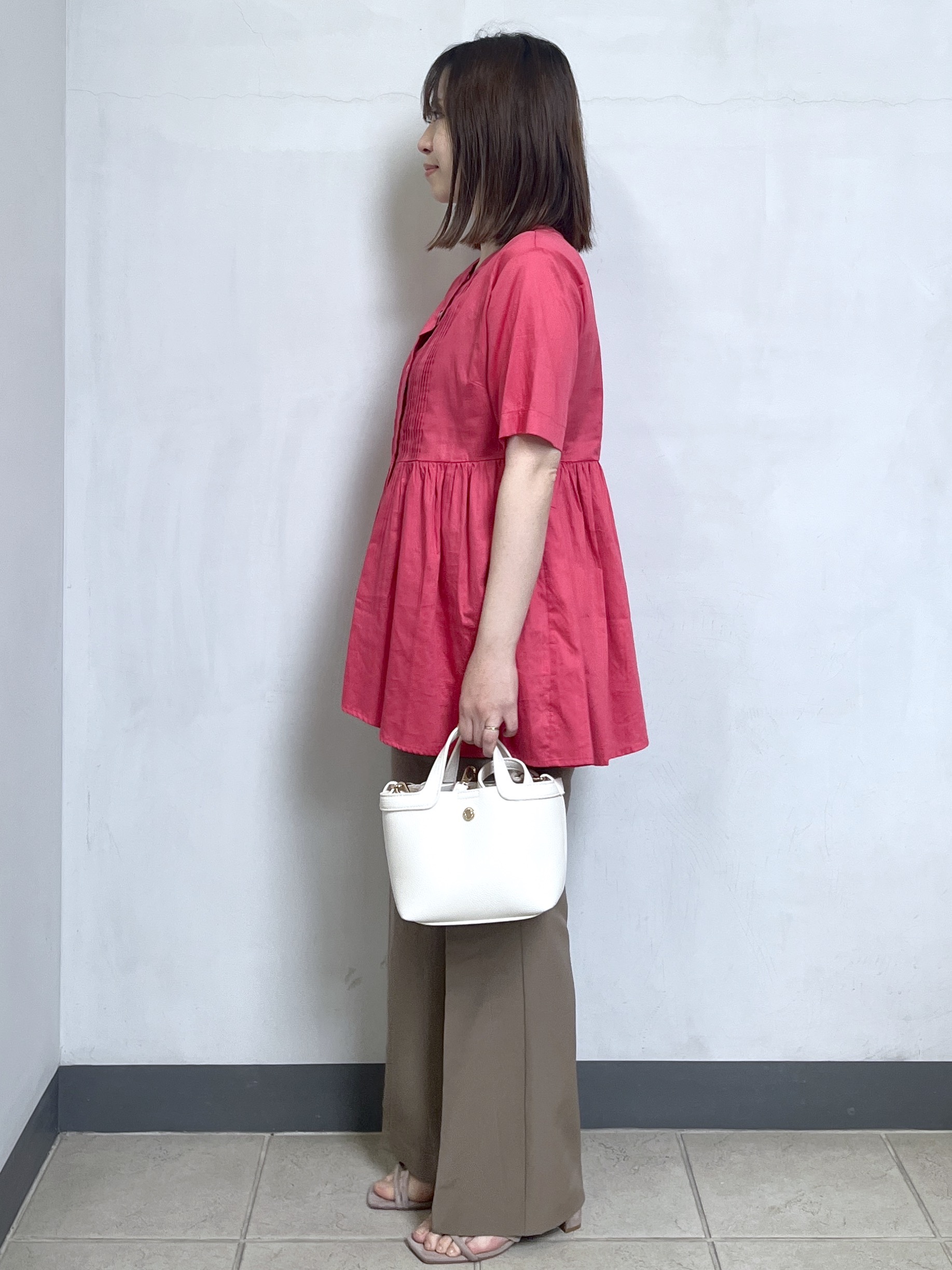 mikiさんの「OPAQUE.CLIP｜ピンタックアシメペプラムブラウス【洗濯機ＯＫ】」を使ったコーディネート
