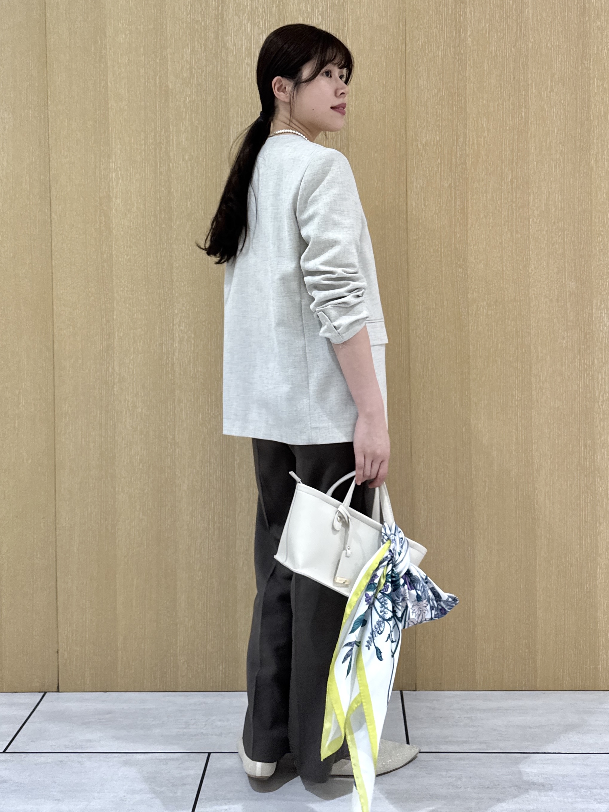 nanaさんの「UNTITLED｜◆【さらりと快適/セットアップ可/UV/接触冷感】スラブカラーレスジャケット」を使ったコーディネート