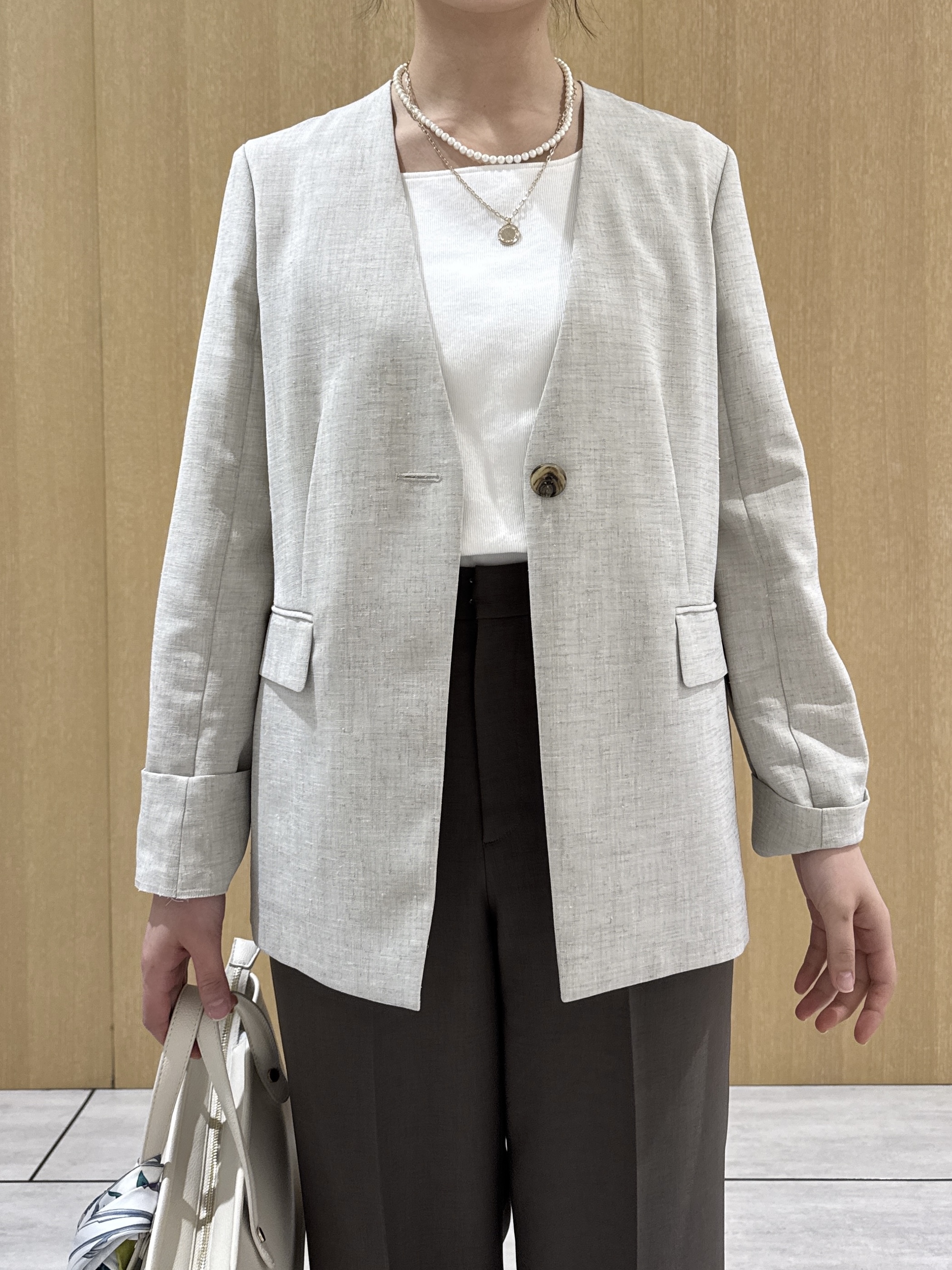 nanaさんの「UNTITLED｜◆【さらりと快適/セットアップ可/UV/接触冷感】スラブカラーレスジャケット」を使ったコーディネート