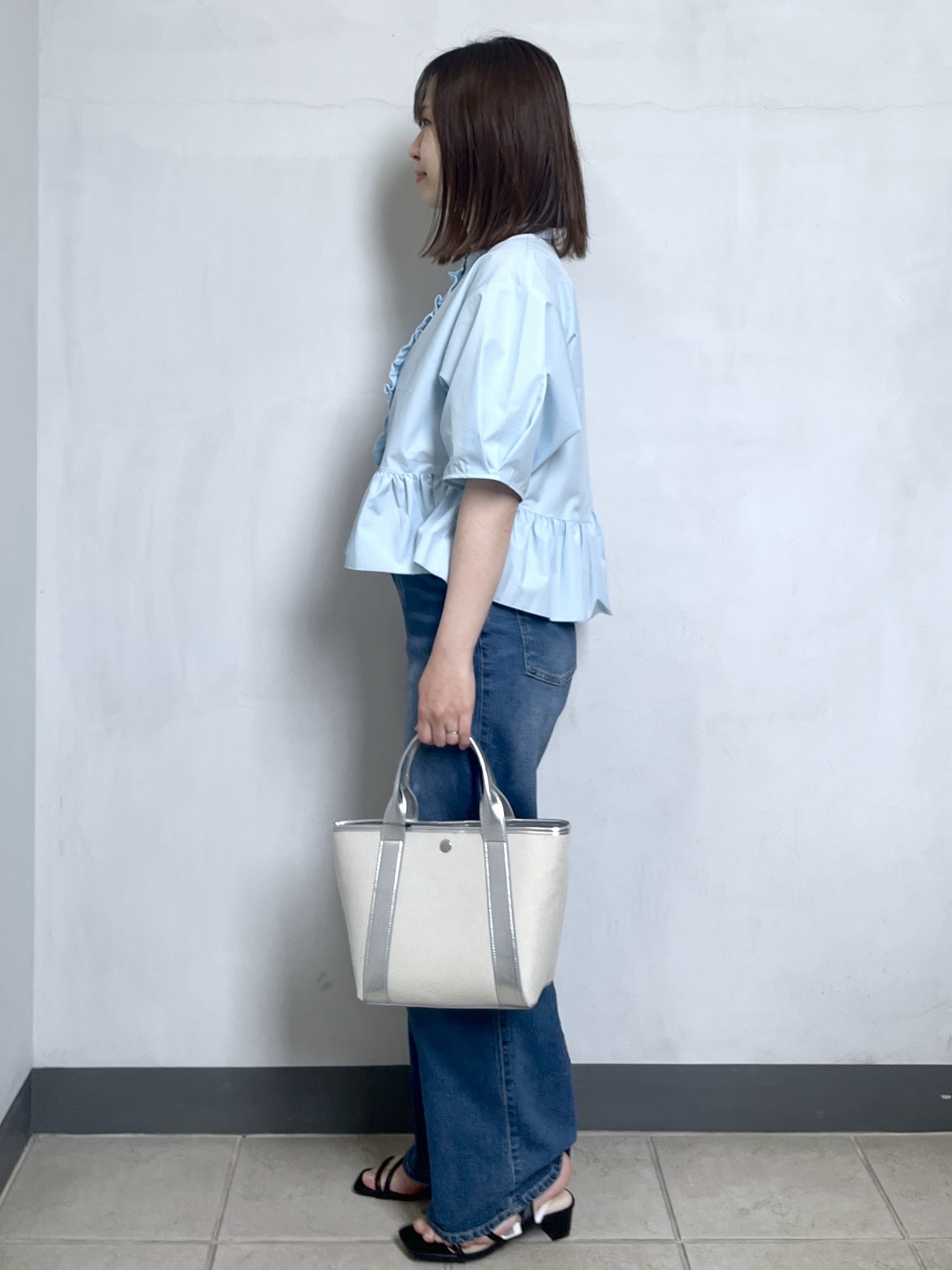 mikiさんの「OPAQUE.CLIP｜フリルペプラムシャツブラウス【洗濯機OK】」を使ったコーディネート