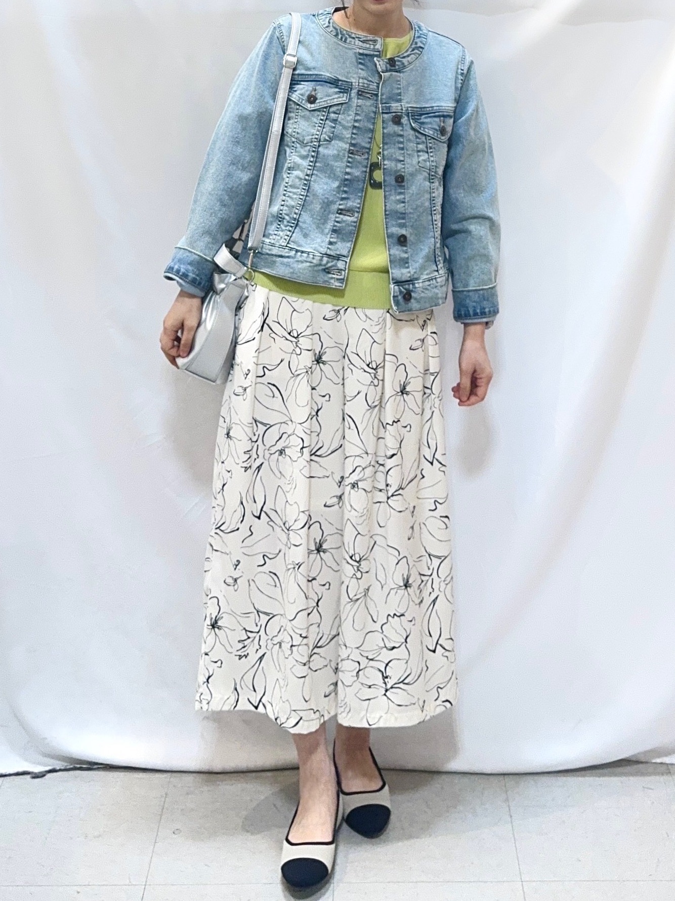 𝐇𝐢𝐫𝐨𝐦𝐢さんの「SHOO･LA･RUE｜【洗濯機可/S-LL】さらりと軽やか インせず着られる すっきり見えドルマンニット」を使ったコーディネート