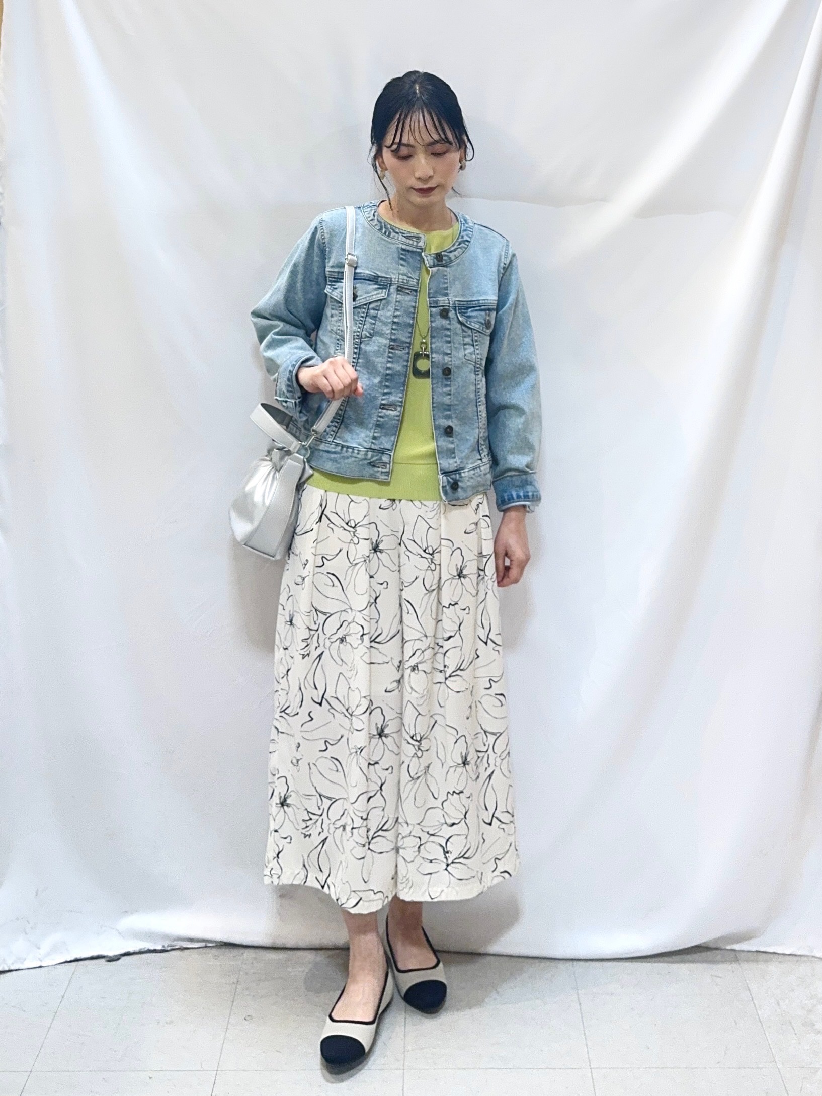 𝐇𝐢𝐫𝐨𝐦𝐢さんの「SHOO･LA･RUE｜【洗濯機可/S-LL】さらりと軽やか インせず着られる すっきり見えドルマンニット」を使ったコーディネート