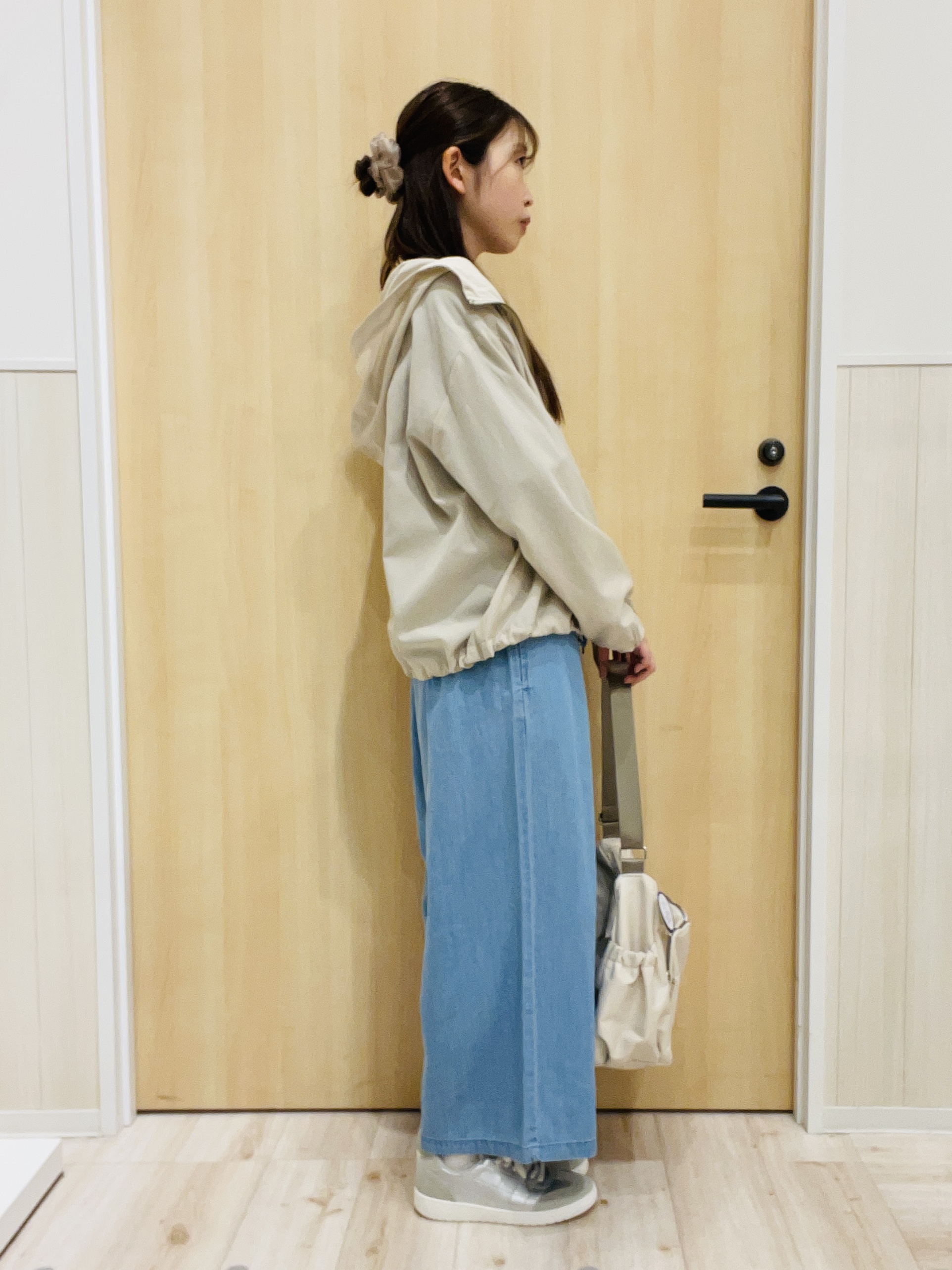 minamiさんの「SHOO･LA･RUE｜【綿100%/S-LL/プチプラ】ゆるシルエット シンプルTシャツ」を使ったコーディネート