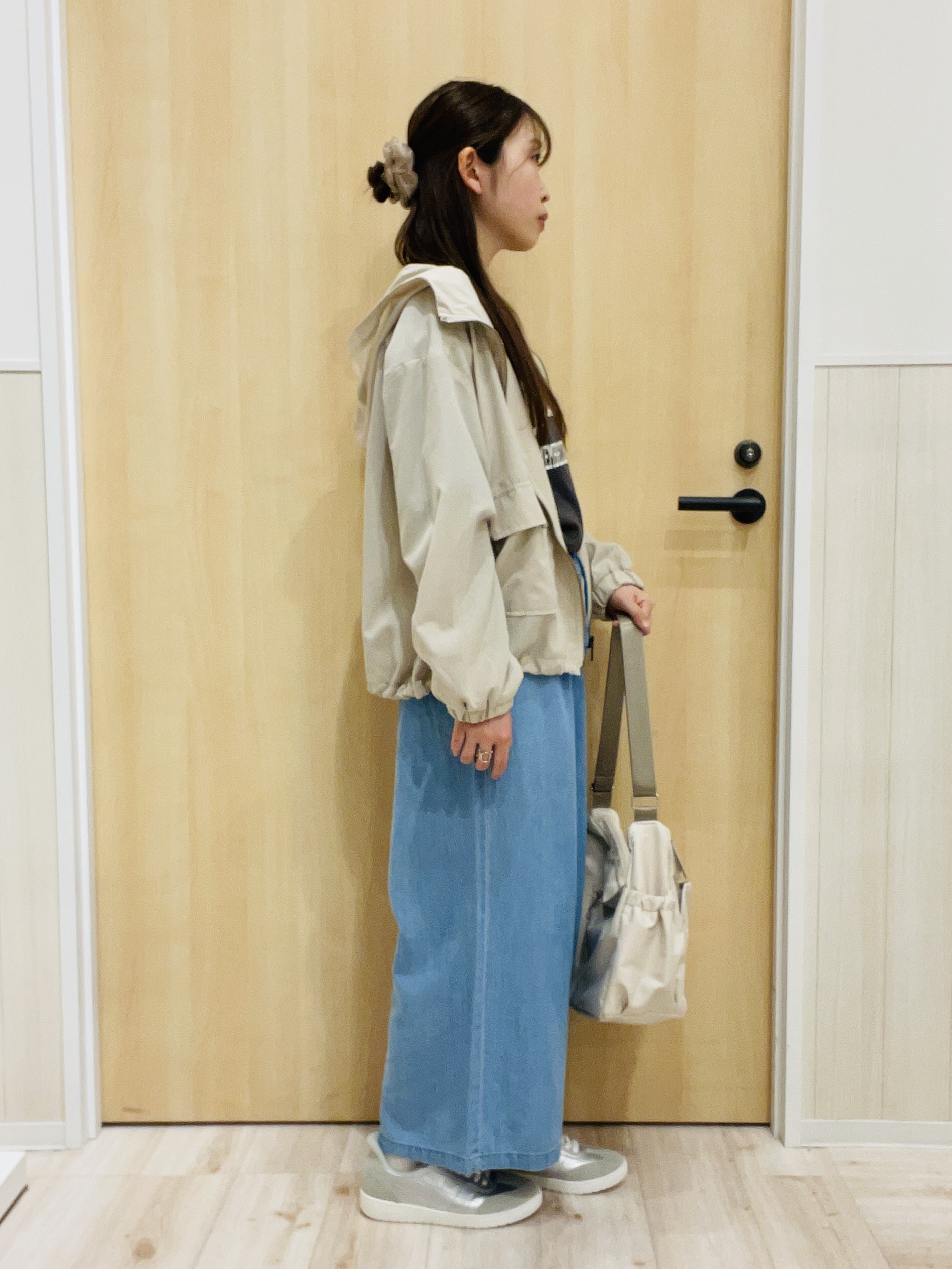 minamiさんの「SHOO･LA･RUE｜【綿100%/S-LL/プチプラ】ゆるシルエット シンプルTシャツ」を使ったコーディネート