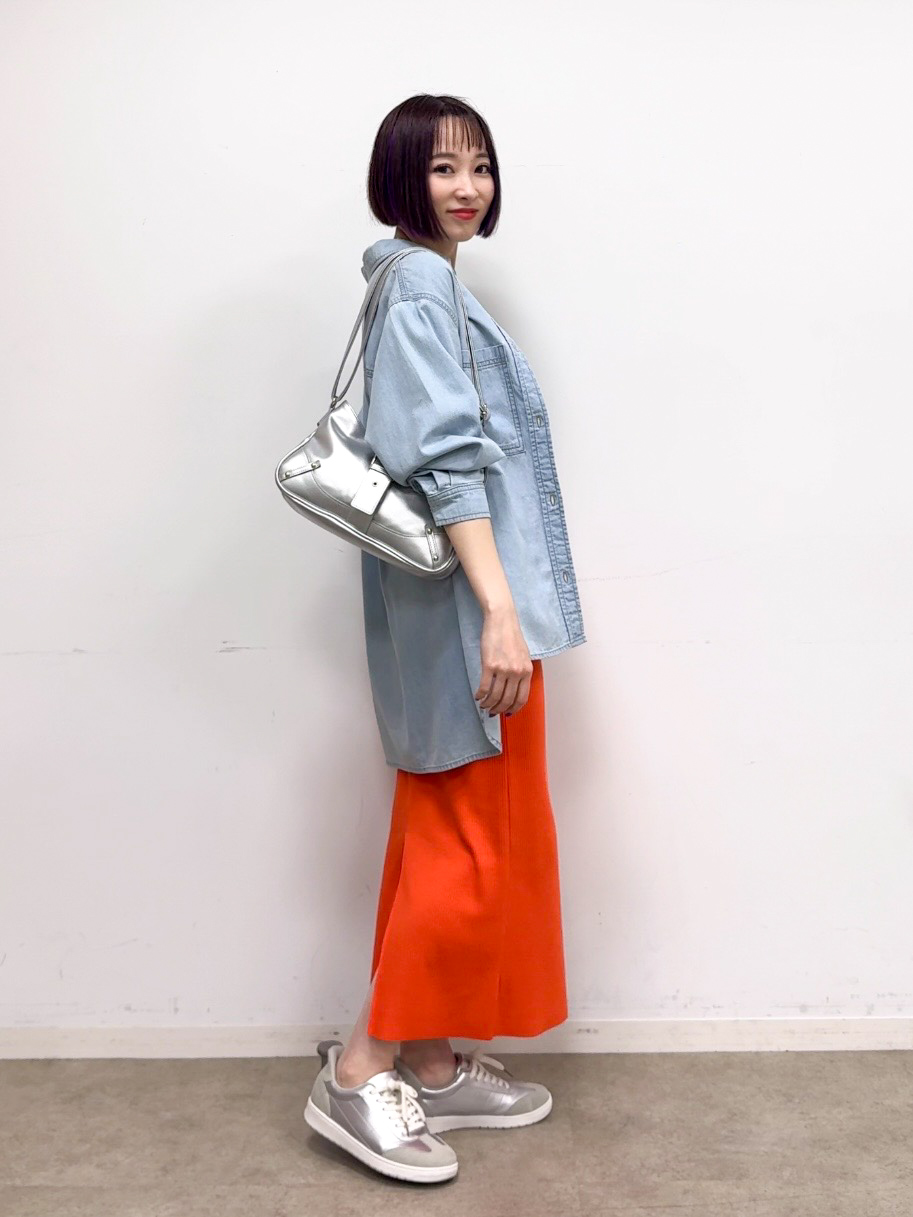 𝐜𝐡𝐢𝐤𝐚さんの「SHOO･LA･RUE｜【セルフカット可能/洗濯機可/S-LL】テレコナロースカート」を使ったコーディネート