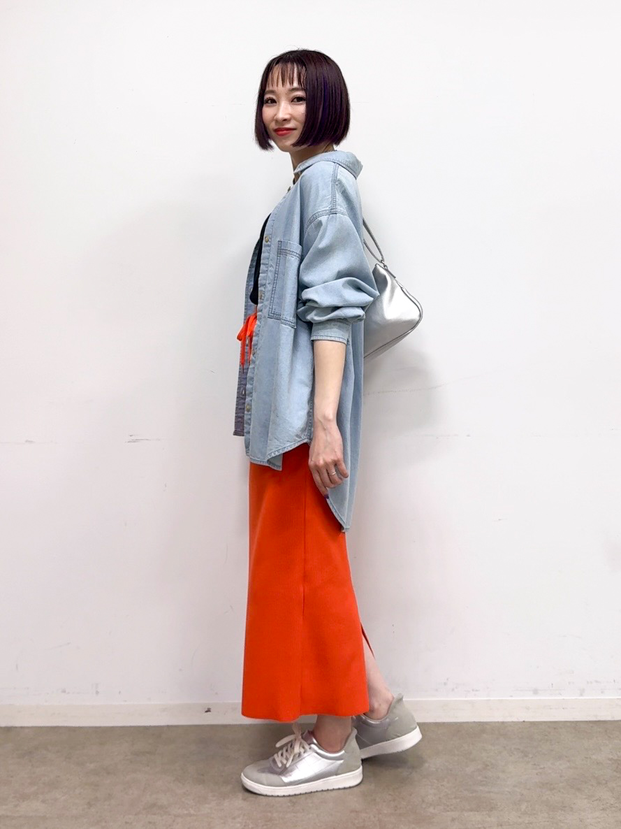 𝐜𝐡𝐢𝐤𝐚さんの「SHOO･LA･RUE｜【セルフカット可能/洗濯機可/S-LL】テレコナロースカート」を使ったコーディネート