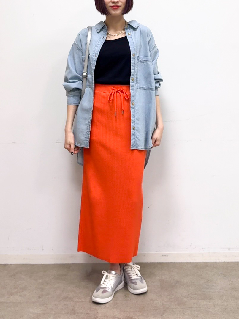 𝐜𝐡𝐢𝐤𝐚さんの「SHOO･LA･RUE｜【セルフカット可能/洗濯機可/S-LL】テレコナロースカート」を使ったコーディネート
