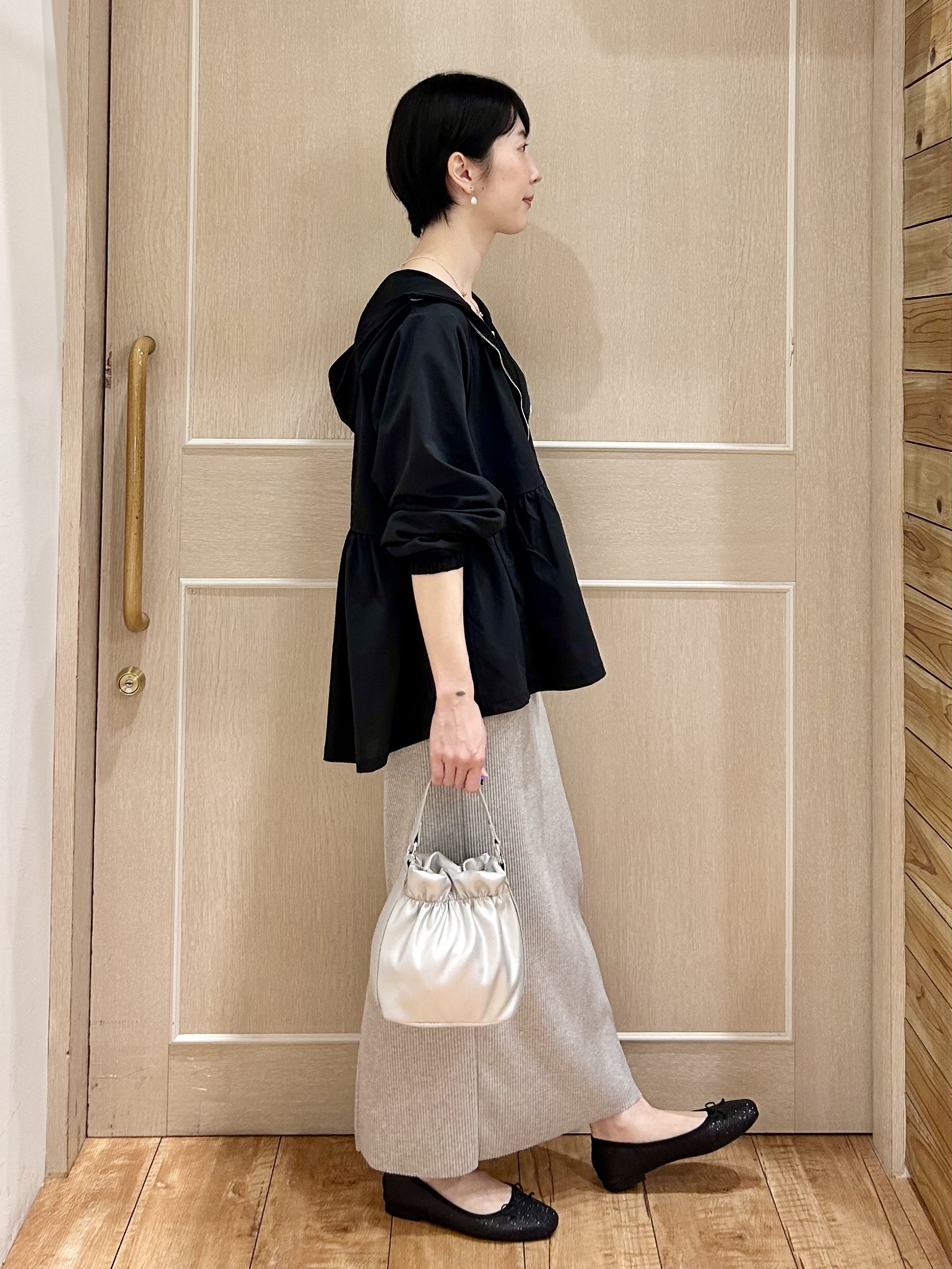 ちぐささんの「SHOO･LA･RUE｜【S-LL/体型カバー】日焼け対策にも女性らしさを UVカットペプラムパーカ」を使ったコーディネート