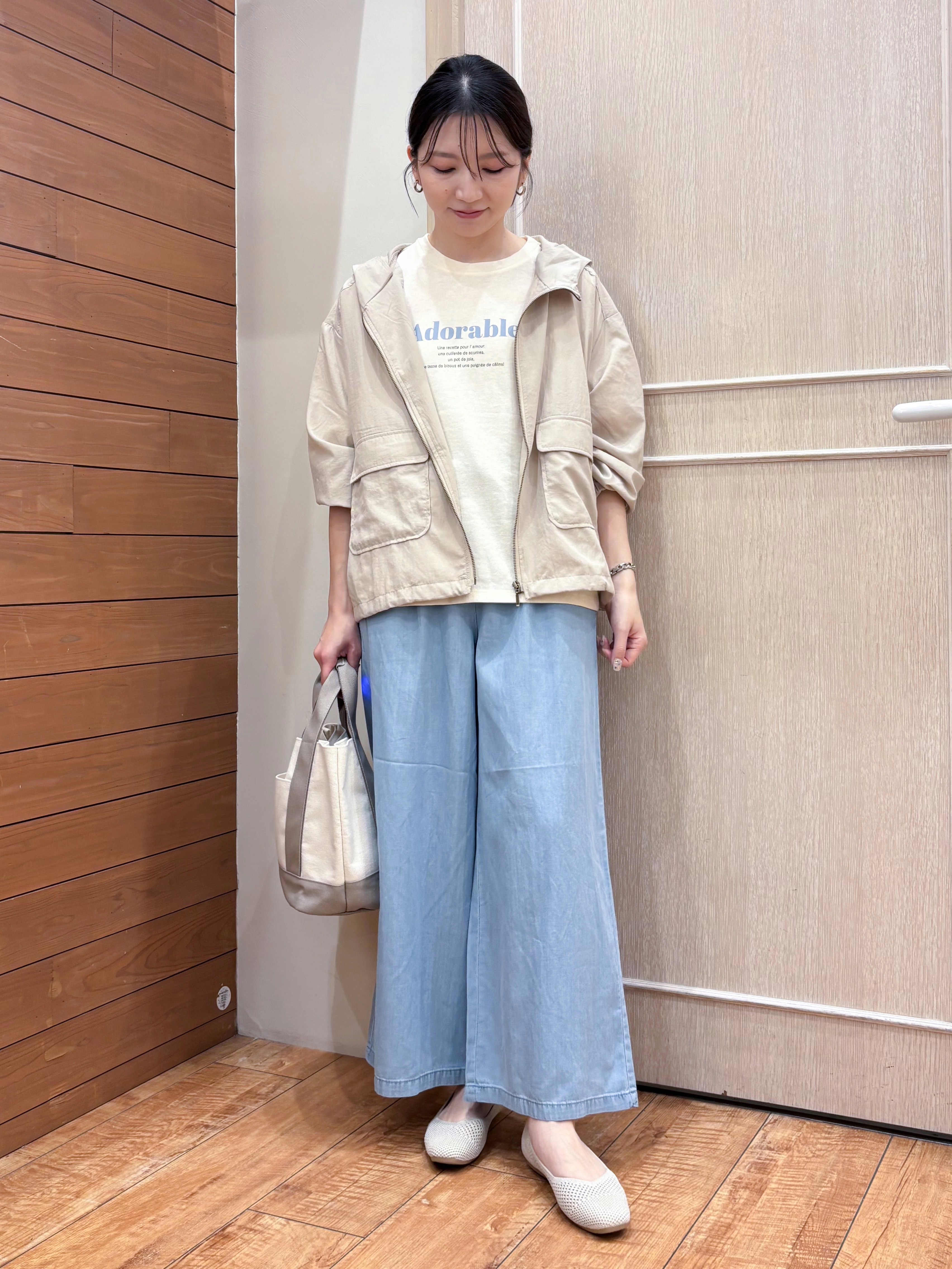 なみさんの「SHOO･LA･RUE｜【洗濯機可/S-LL/選べる6柄】切りっぱなしお袖がこなれカジュアル 5分袖シアーTシャツ」を使ったコーディネート