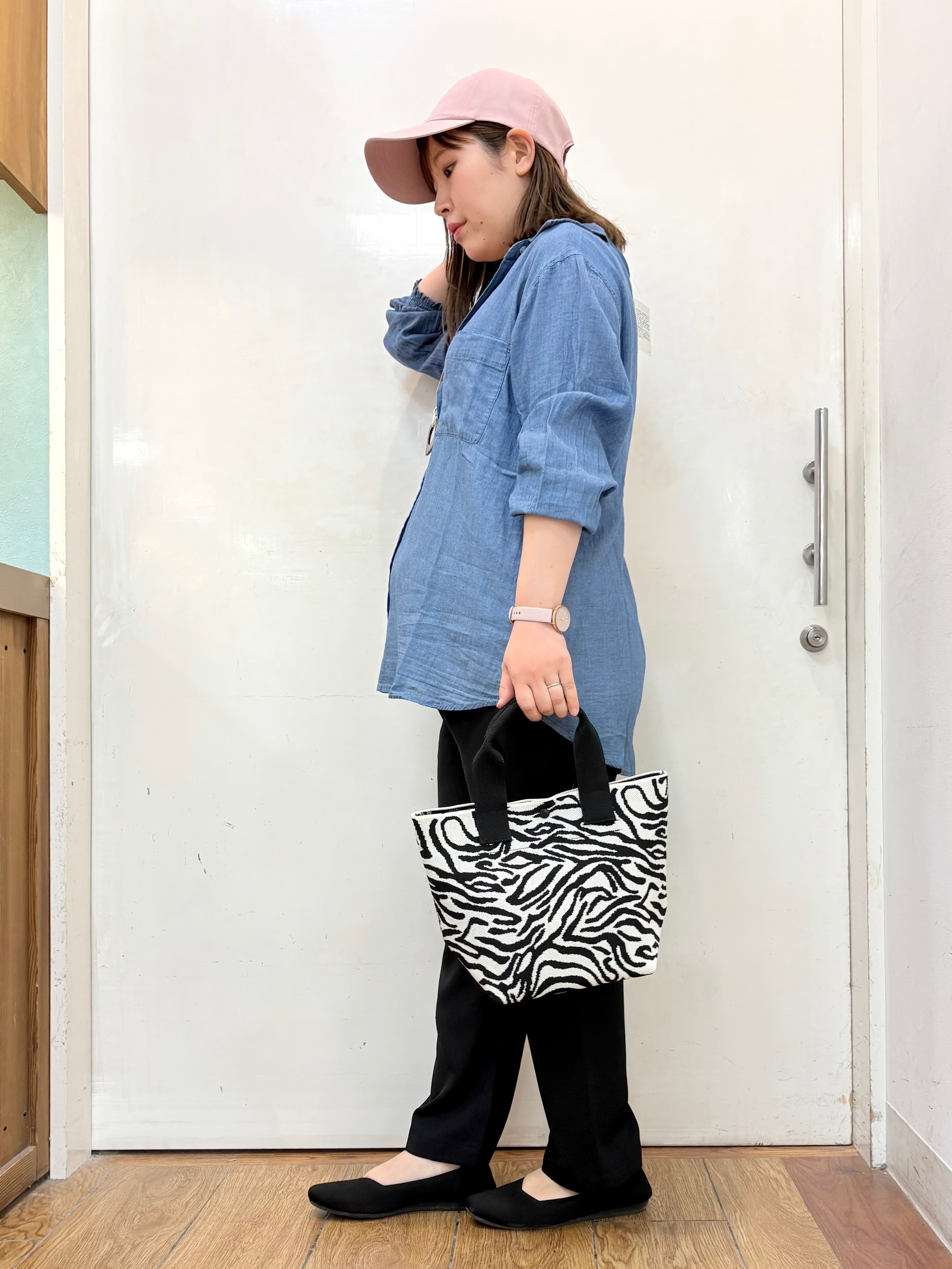 だいわさんの「SHOO･LA･RUE｜【洗濯機可】スクエアネックが小顔効果に　きらきらラメタンクトップ」を使ったコーディネート