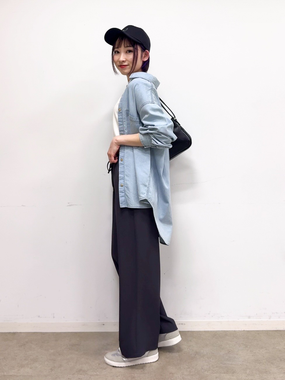 𝐜𝐡𝐢𝐤𝐚さんの「SHOO･LA･RUE｜【ネックアソート/洗濯機可】テレコ5分袖トップス」を使ったコーディネート