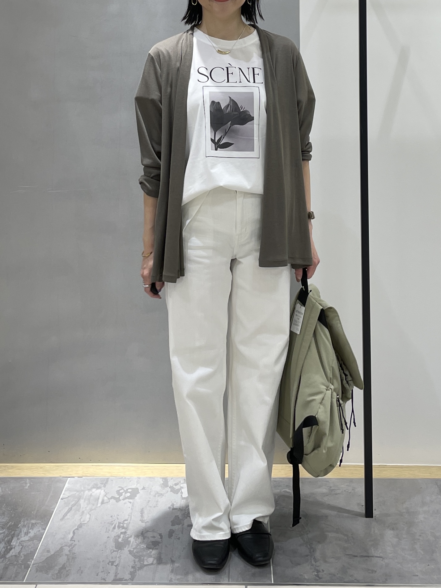 shihoさんの「INDIVI｜【古畑星夏さん着用/ロゴ/プリント】グラフィックTシャツ」を使ったコーディネート