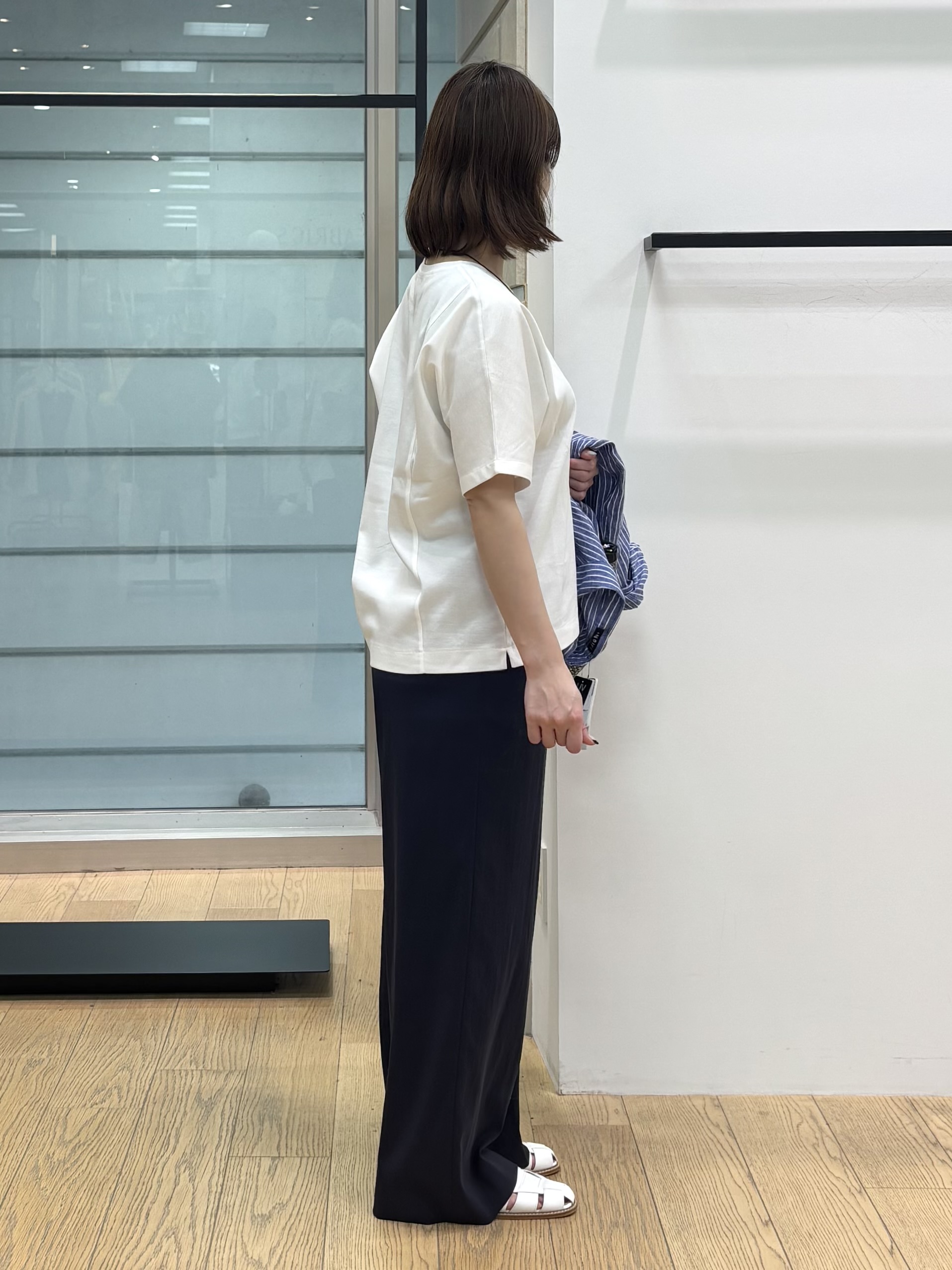 asamiさんの「INDIVI｜【接触冷感／2WAY】カシュクールリネンシャツ」を使ったコーディネート