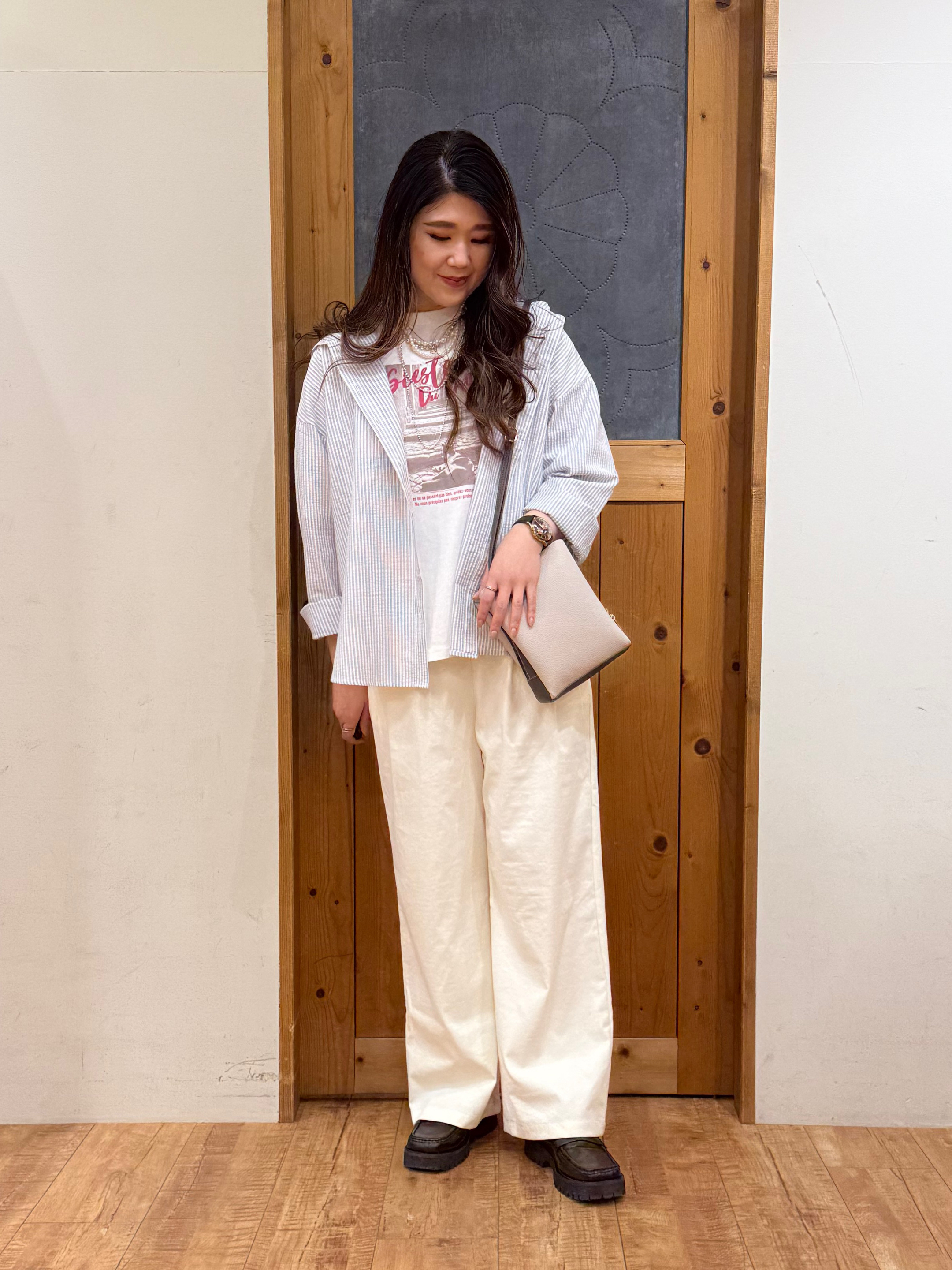 Ayana.さんの「SHOO･LA･RUE｜【綿100％/S-LL/プチプラ】選べる3柄 プリントアソートTシャツ」を使ったコーディネート