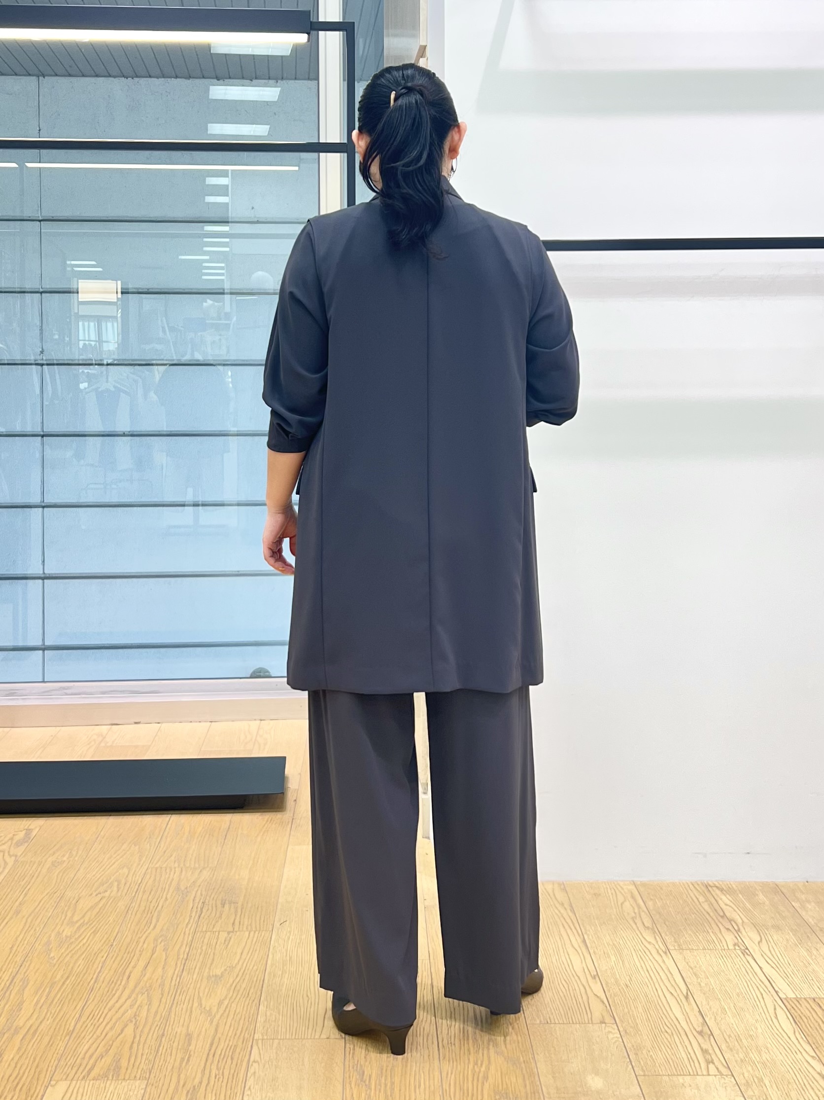 shimaさんの「INDIVI｜【接触冷感／透湿／着る日傘】颯爽ジレジャケット」を使ったコーディネート