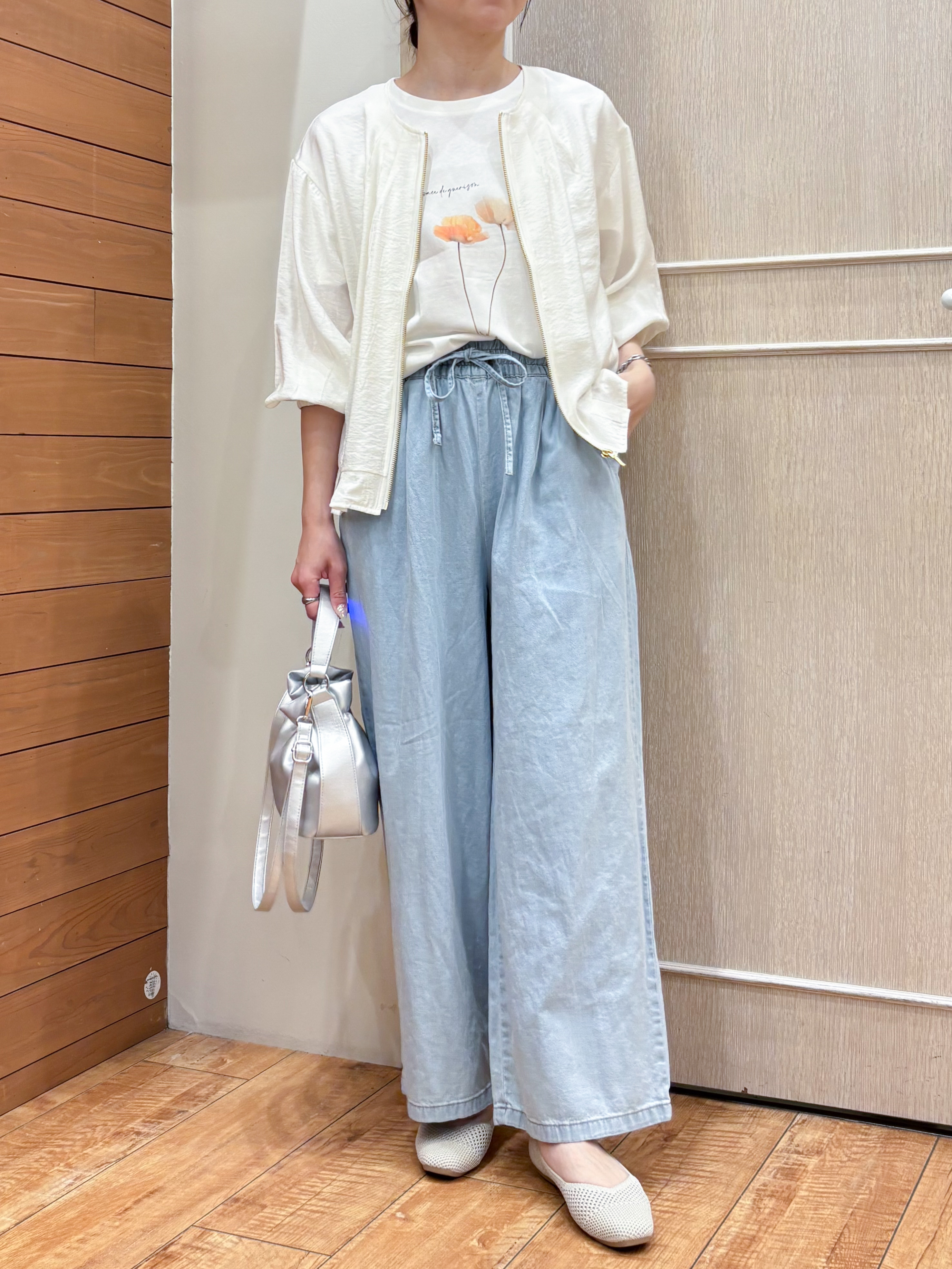 なみさんの「SHOO･LA･RUE｜【S-LL/プチプラ/柄が選べる】上品プリントTシャツ」を使ったコーディネート