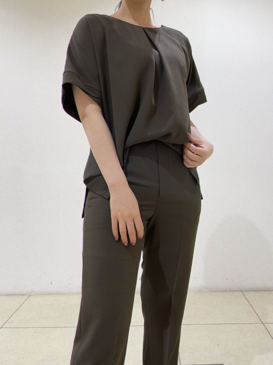 watanabeさんの「UNTITLED｜【セットアップ可/UVカット/前後2WAY】リラクシーフレンチスリーブブラウス」を使ったコーディネート