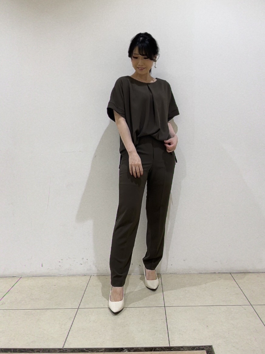 watanabeさんの「UNTITLED｜【セットアップ可/UVカット/前後2WAY】リラクシーフレンチスリーブブラウス」を使ったコーディネート