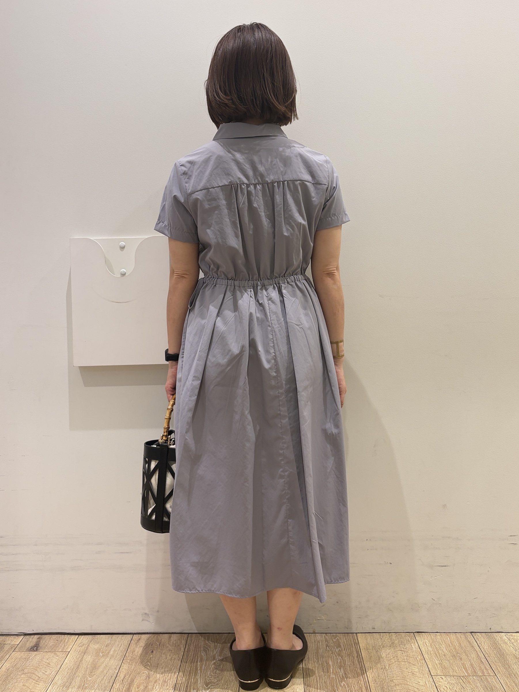YUKOさんの「index｜サイドリボンシャツワンピース【洗濯機OK／防シワ】」を使ったコーディネート