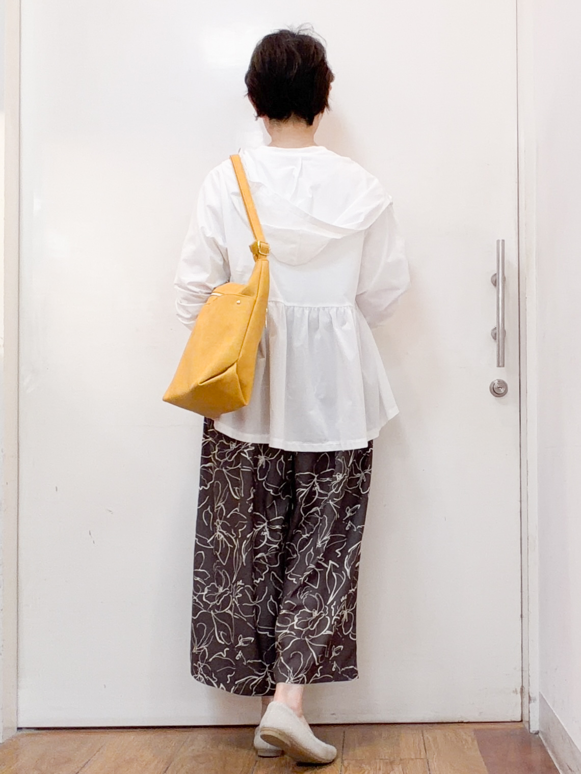 みぃさんの「SHOO･LA･RUE｜【S-LL/体型カバー】日焼け対策にも女性らしさを UVカットペプラムパーカ」を使ったコーディネート