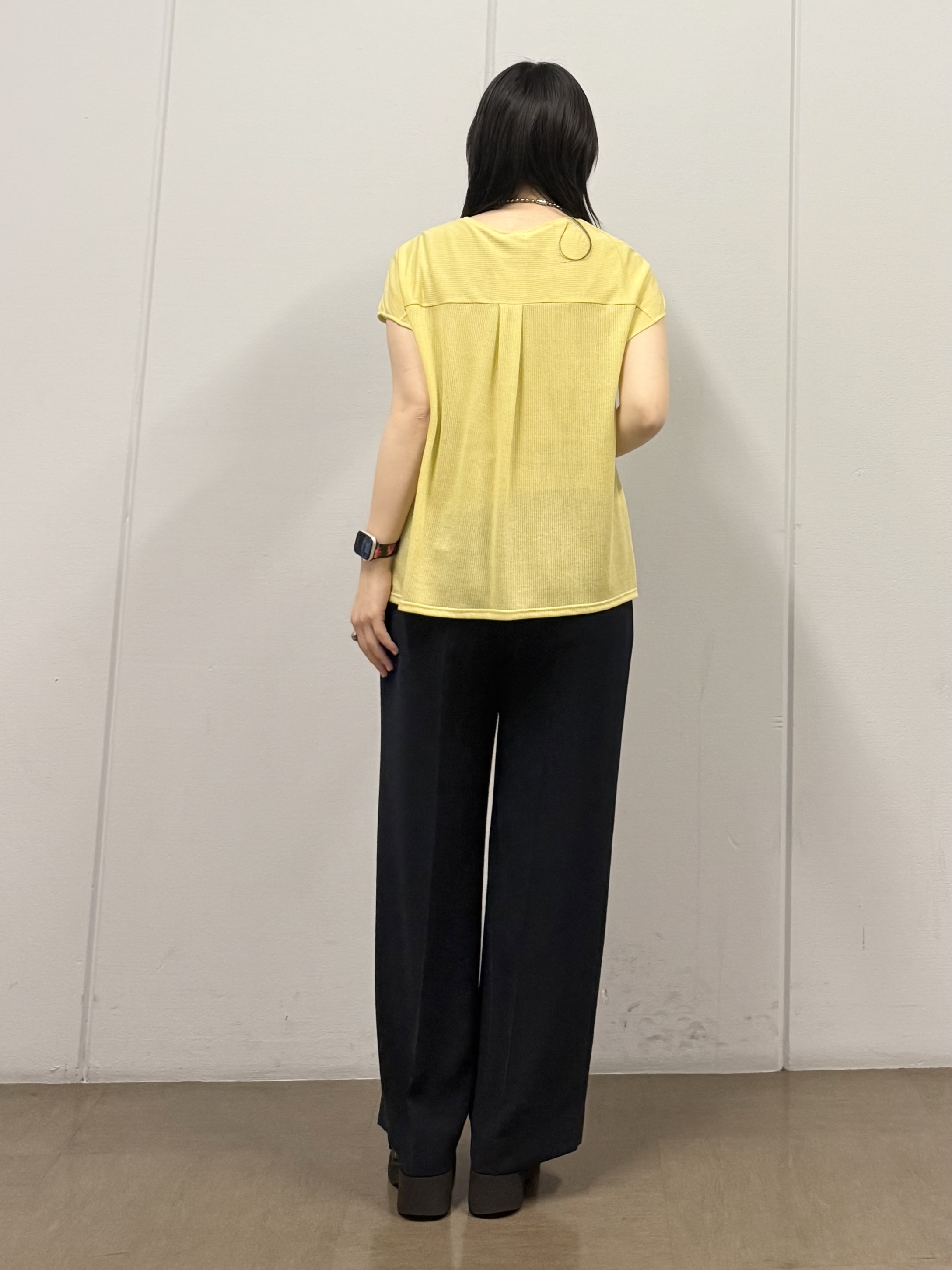 mizukiさんの「INDIVI｜【洗える／アンサンブル可能】シアースストライプトップス」を使ったコーディネート