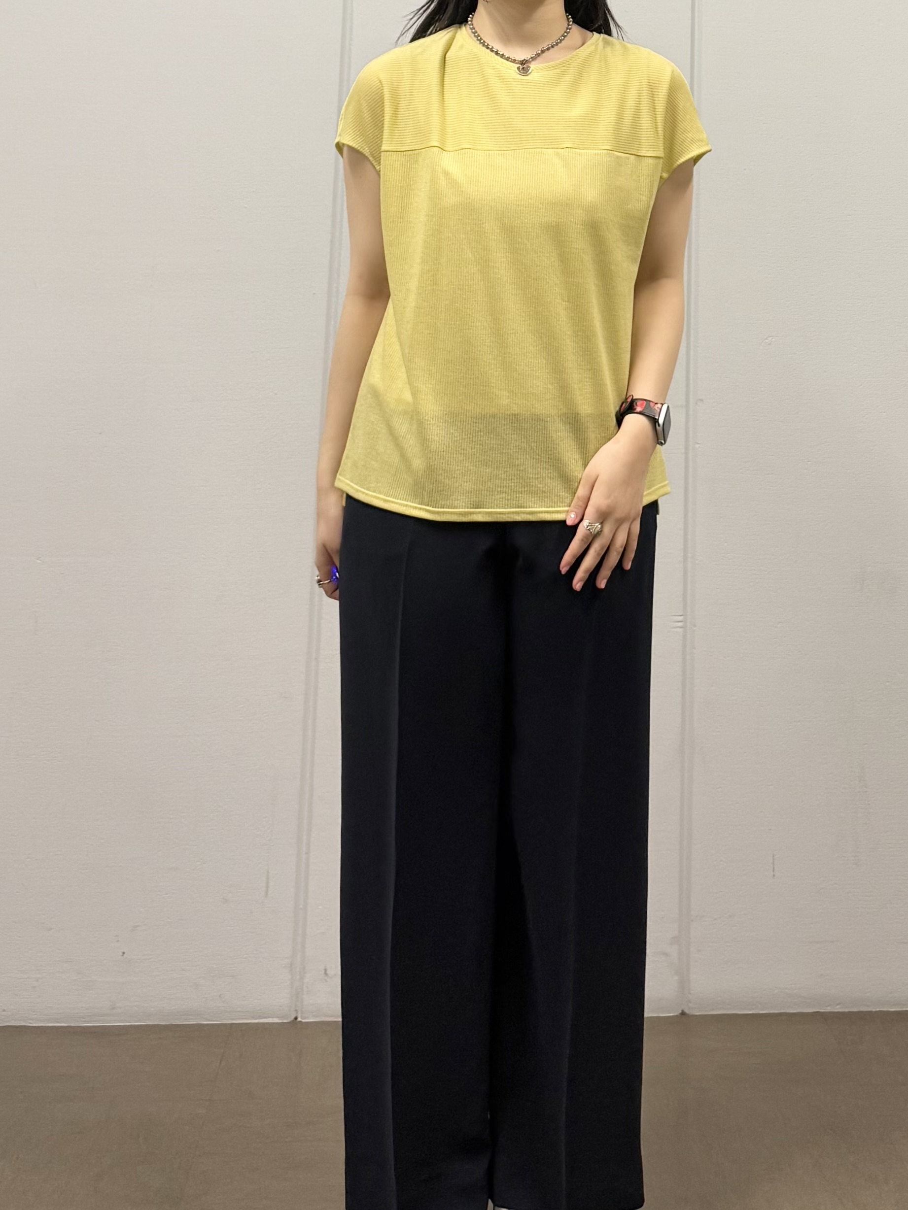 mizukiさんの「INDIVI｜【洗える／アンサンブル可能】シアースストライプトップス」を使ったコーディネート