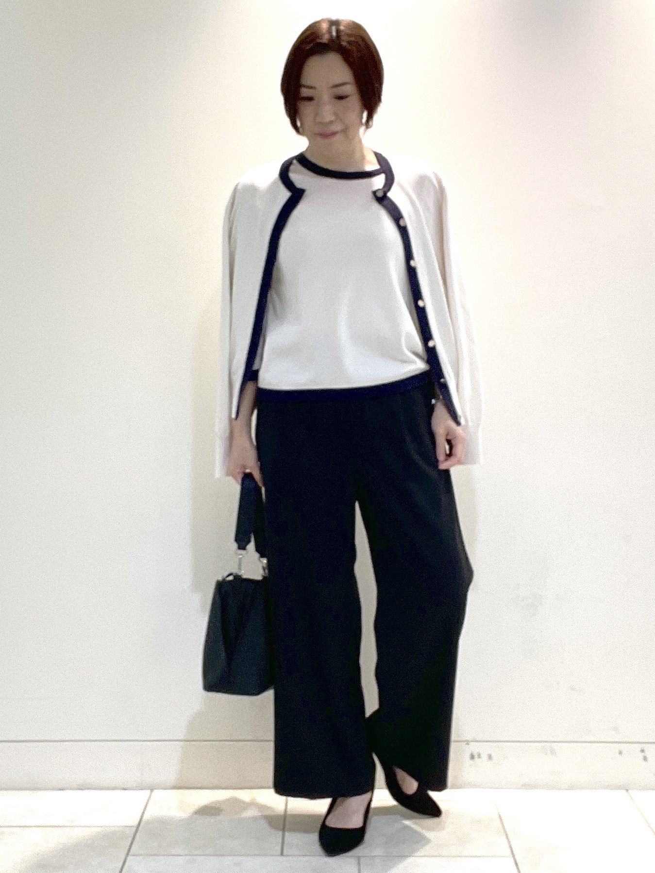 フミさんの「Reflect｜【アンサンブル可】バイカラーカーディガン」を使ったコーディネート