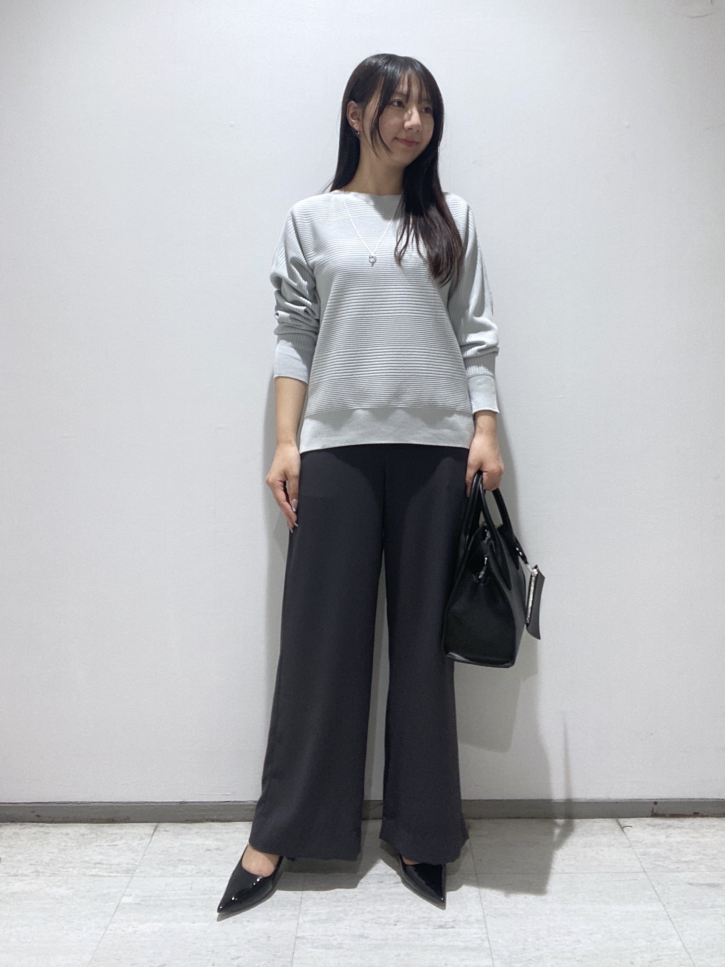meiさんの「INDIVI｜【洗える／キレイ色】体型カバー無縫製ニット」を使ったコーディネート