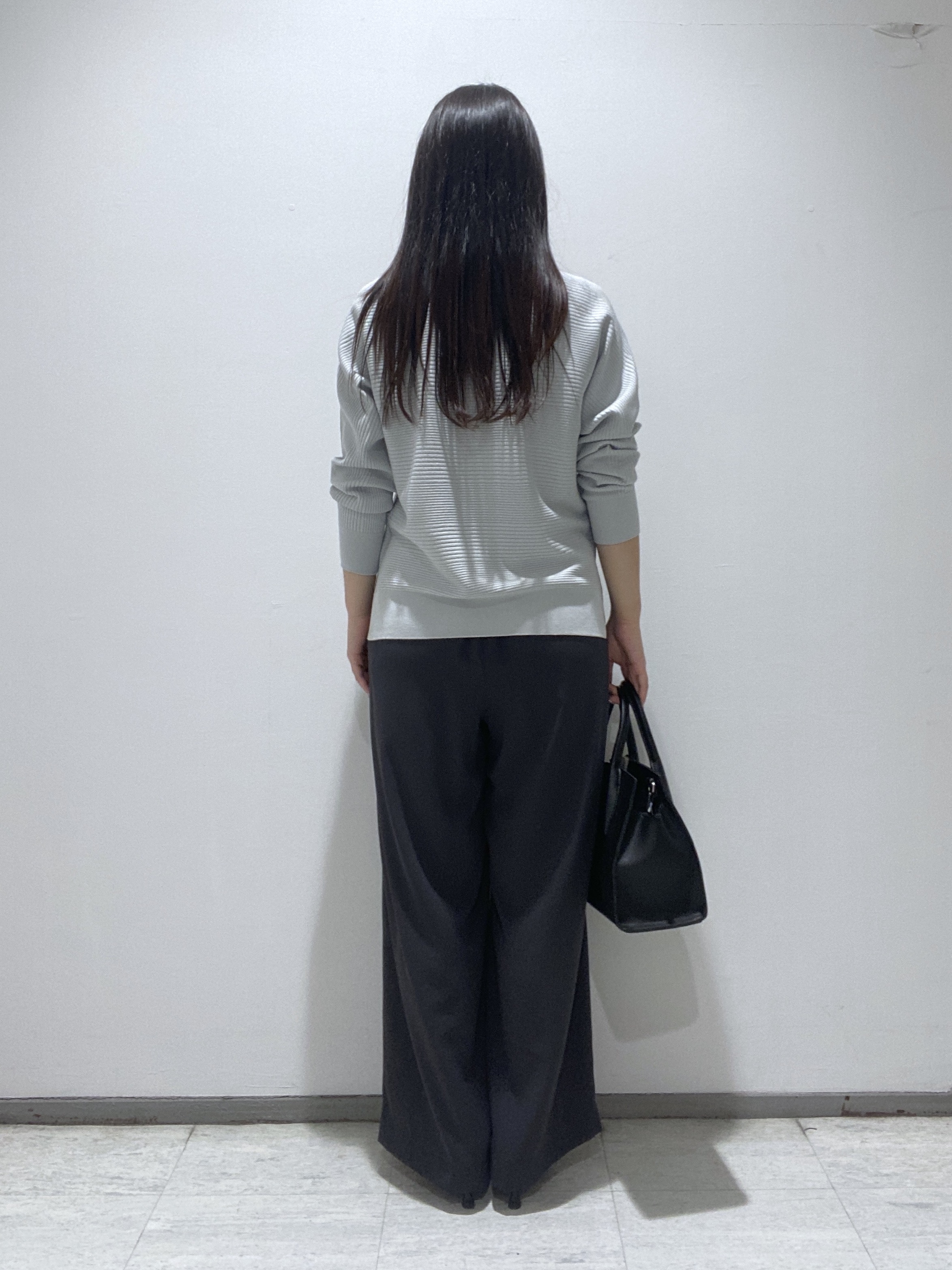 meiさんの「INDIVI｜【洗える／キレイ色】体型カバー無縫製ニット」を使ったコーディネート