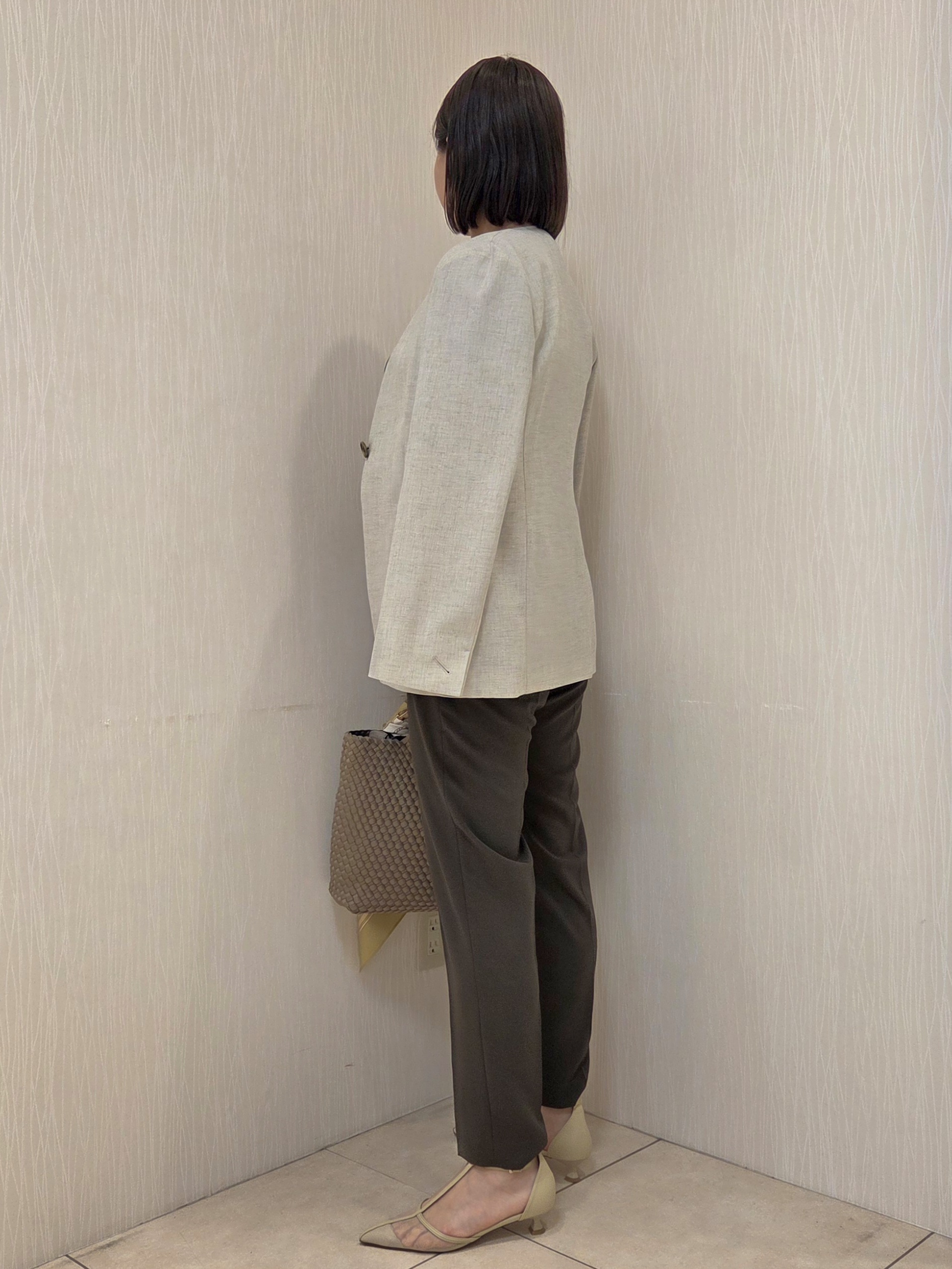 naokoさんの「UNTITLED｜【UV/接触冷感/セットアップ可】リラクシーキーVネックブラウス」を使ったコーディネート