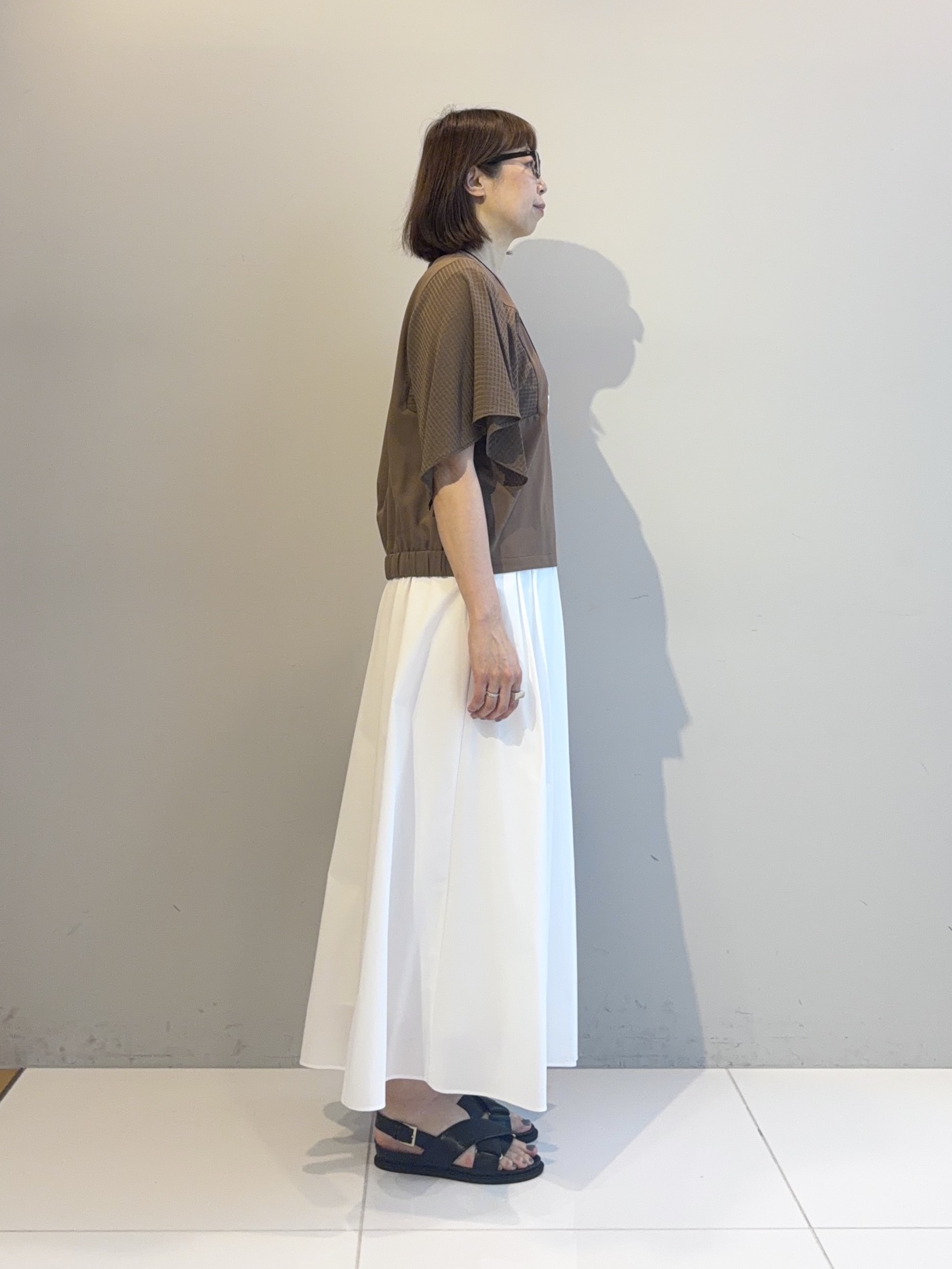 murayamaさんの「INDIVI｜【洗える／シアーチェック柄】異素材コンビスリーブトップス」を使ったコーディネート