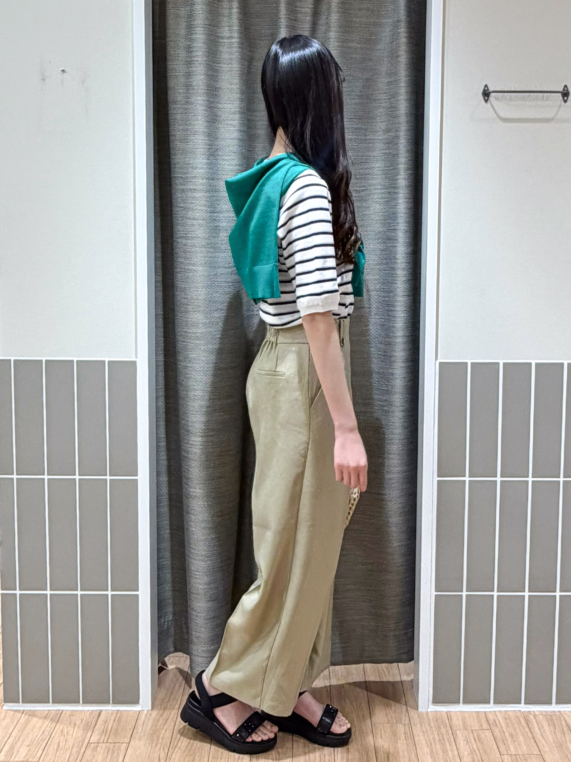 Kotoさんの「grove｜【シリーズ累計36万枚/UVカット・ひんやり・洗濯機OK】やわらかドライタッチ 五分袖クルーネックニ」を使ったコーディネート