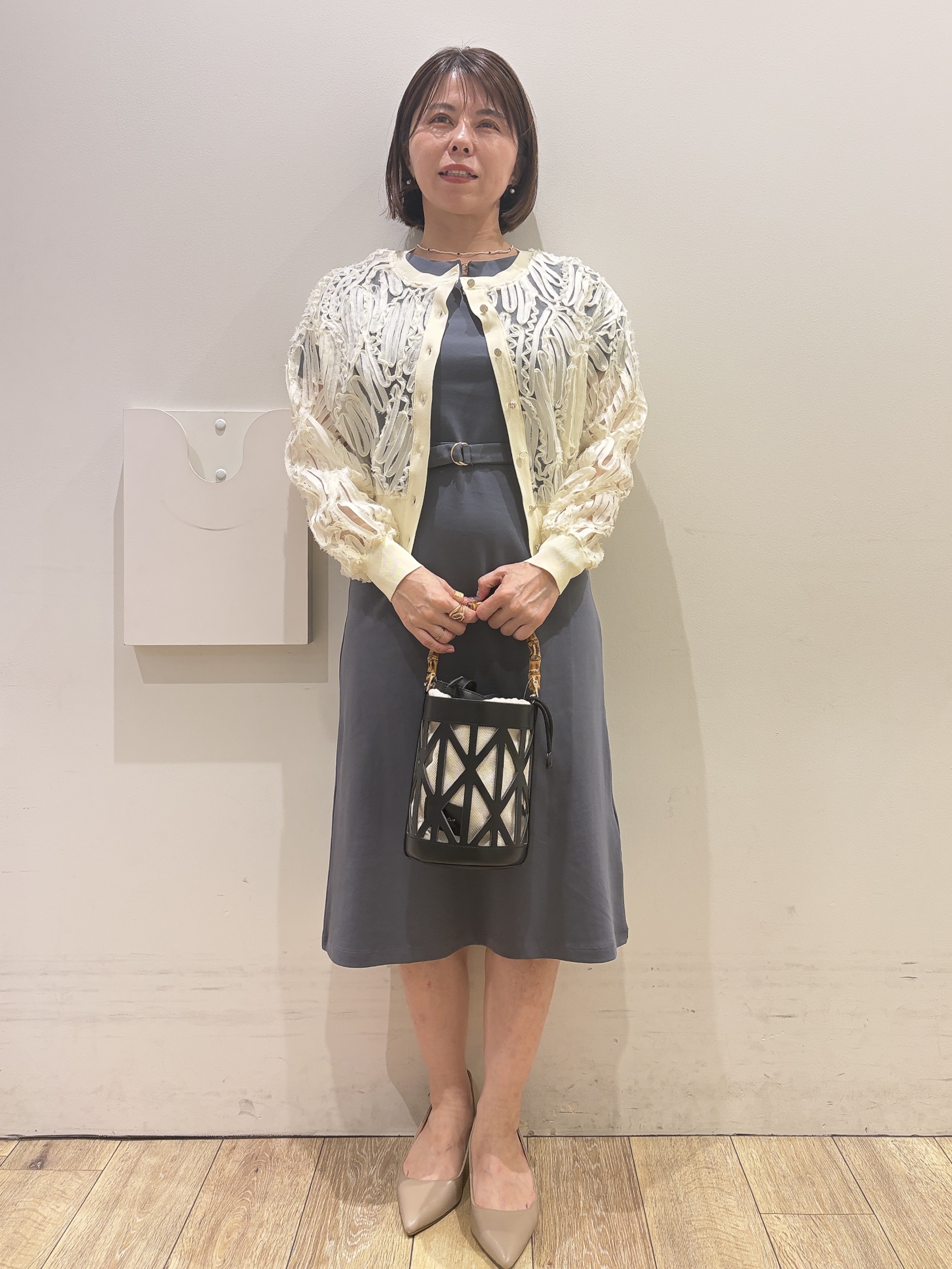 YUKOさんの「index｜シアー幾何刺繍カーディガン【洗濯機OK】」を使ったコーディネート