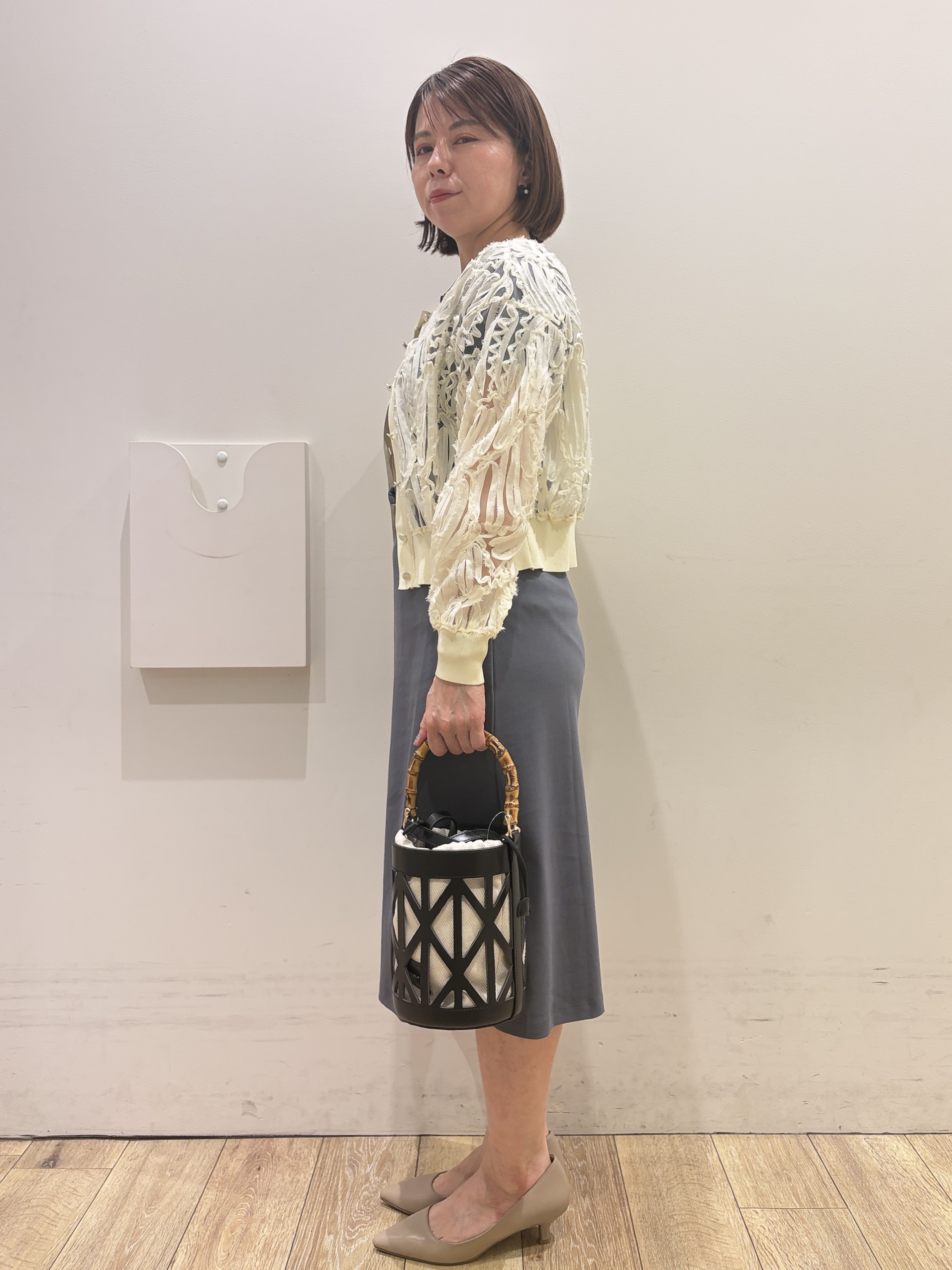 YUKOさんの「index｜シアー幾何刺繍カーディガン【洗濯機OK】」を使ったコーディネート